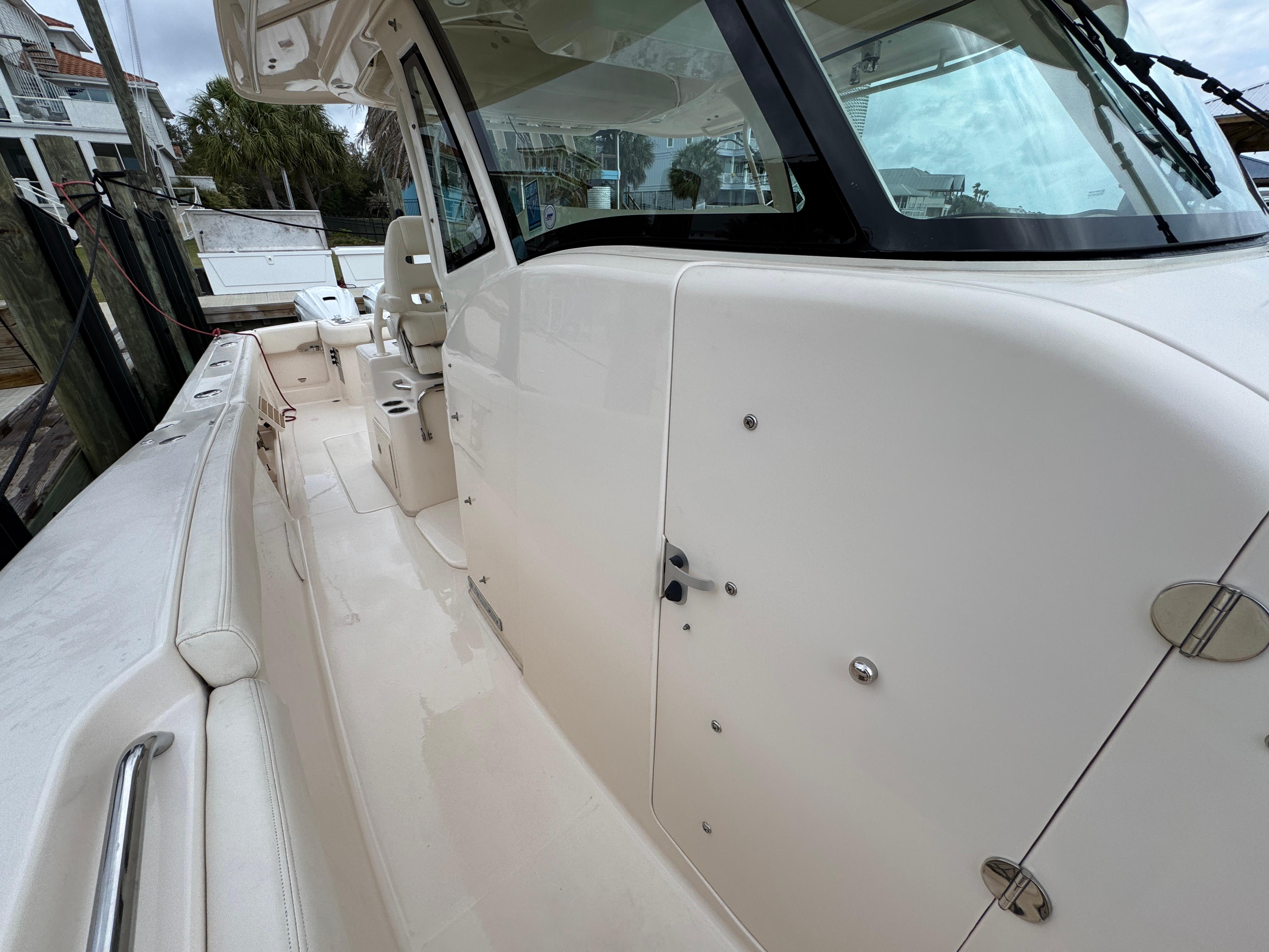 2023-grady-white-canyon-376-power-9723239-20250422122405419-1_XLARGE