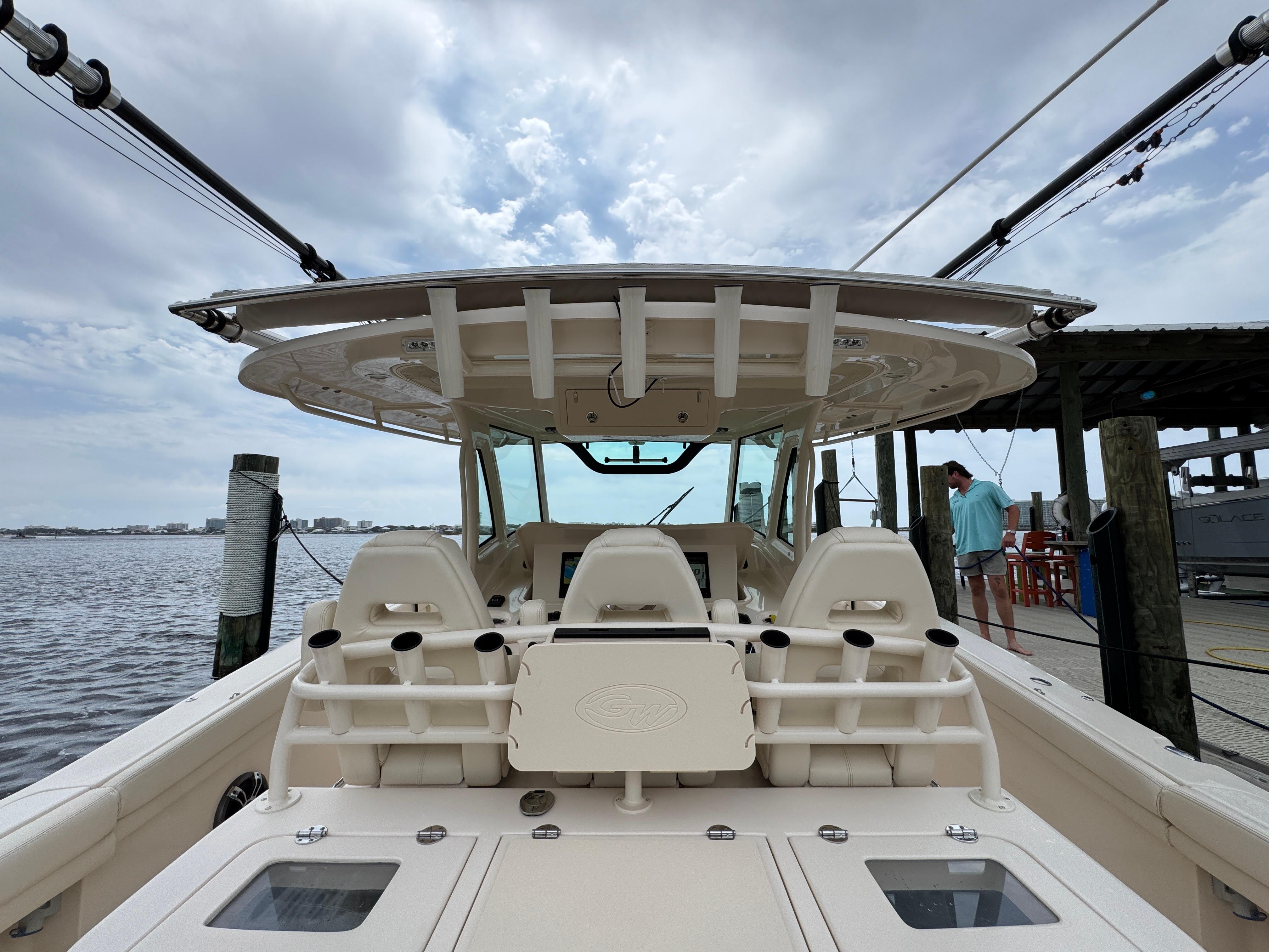 2023-grady-white-canyon-376-power-9723239-20250422122453356-1_XLARGE