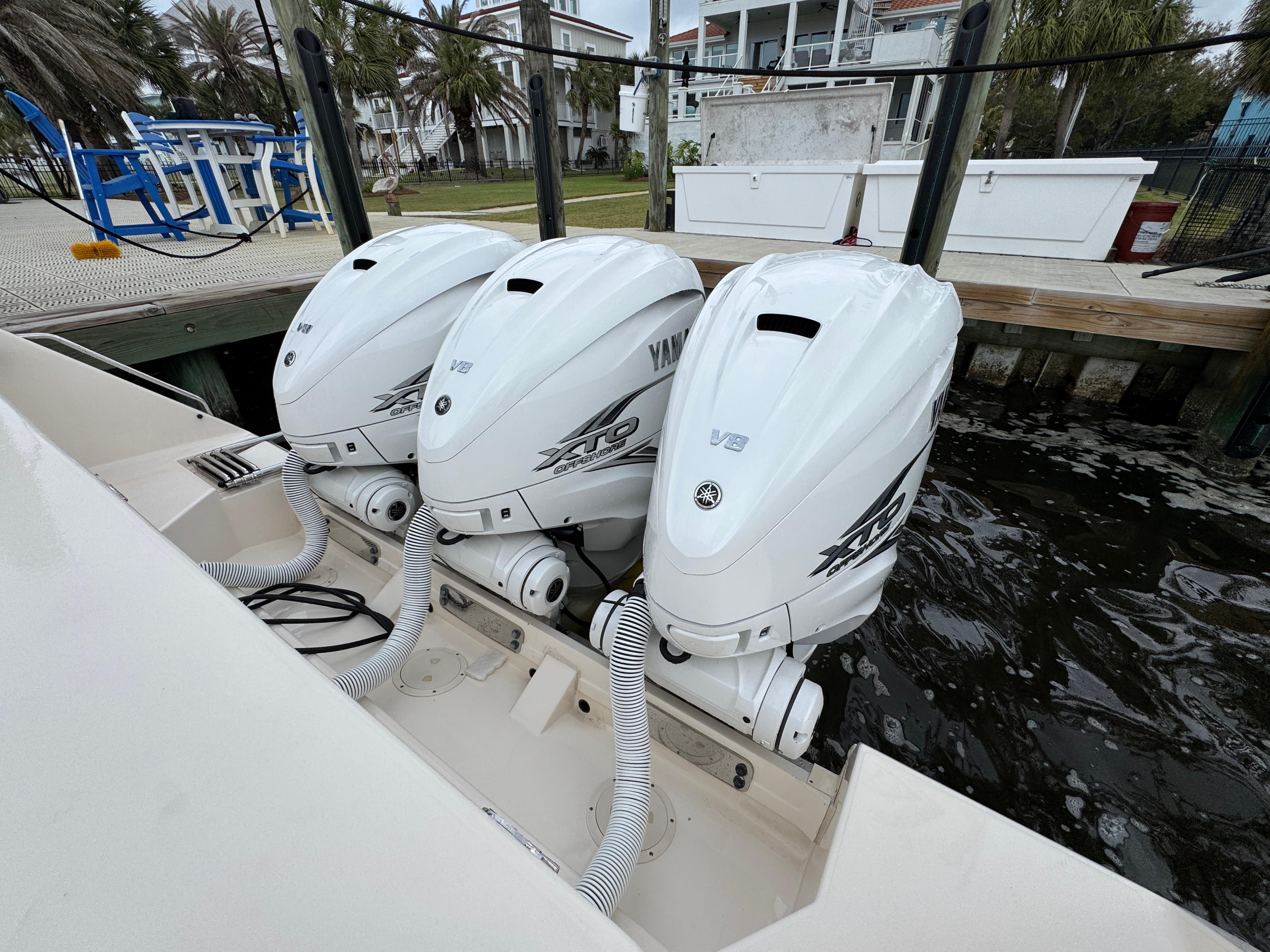 2023-grady-white-canyon-376-power-9723239-20250422122510418-1_XLARGE