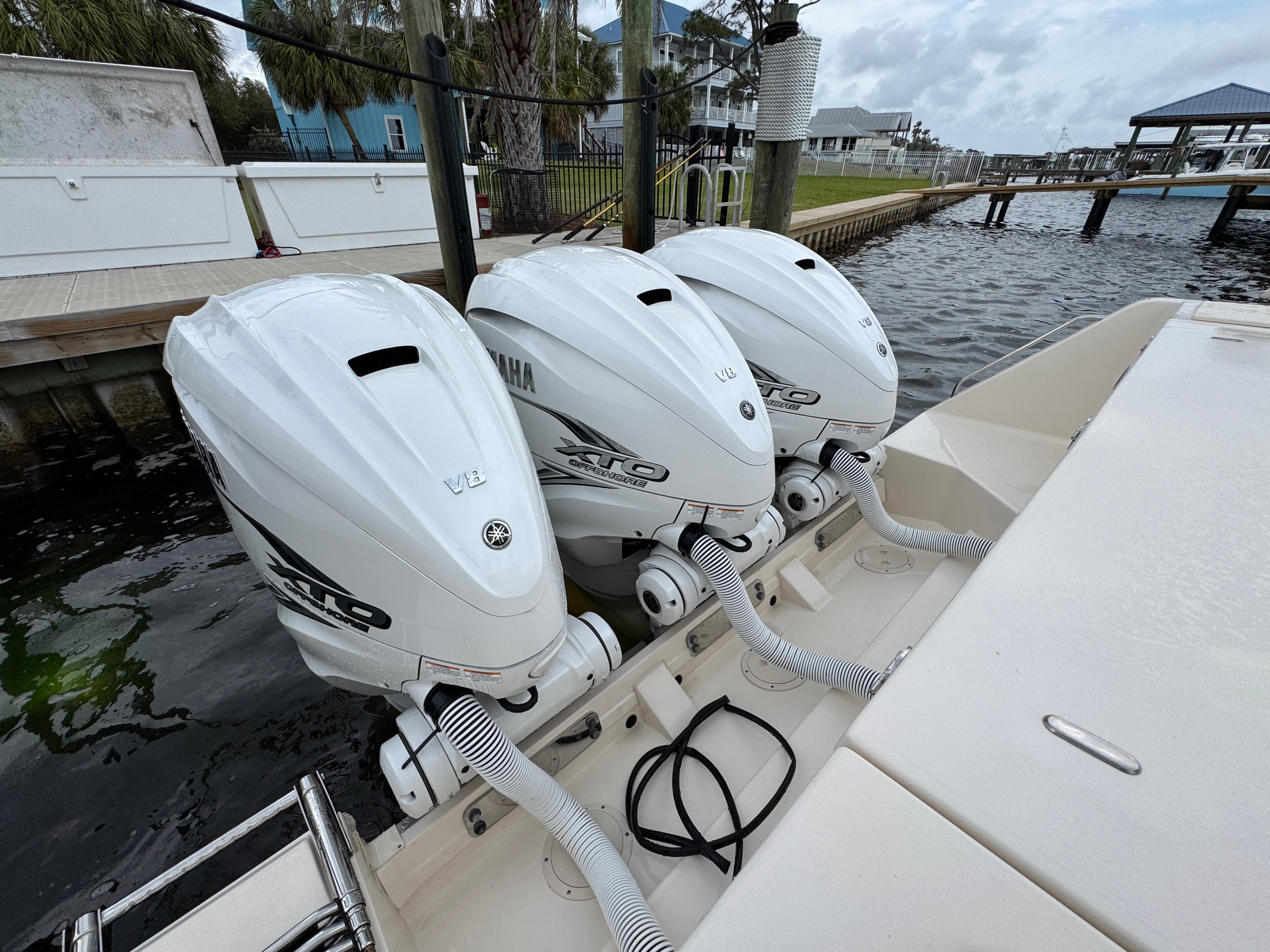 2023-grady-white-canyon-376-power-9723239-20250422122514948-1_XLARGE
