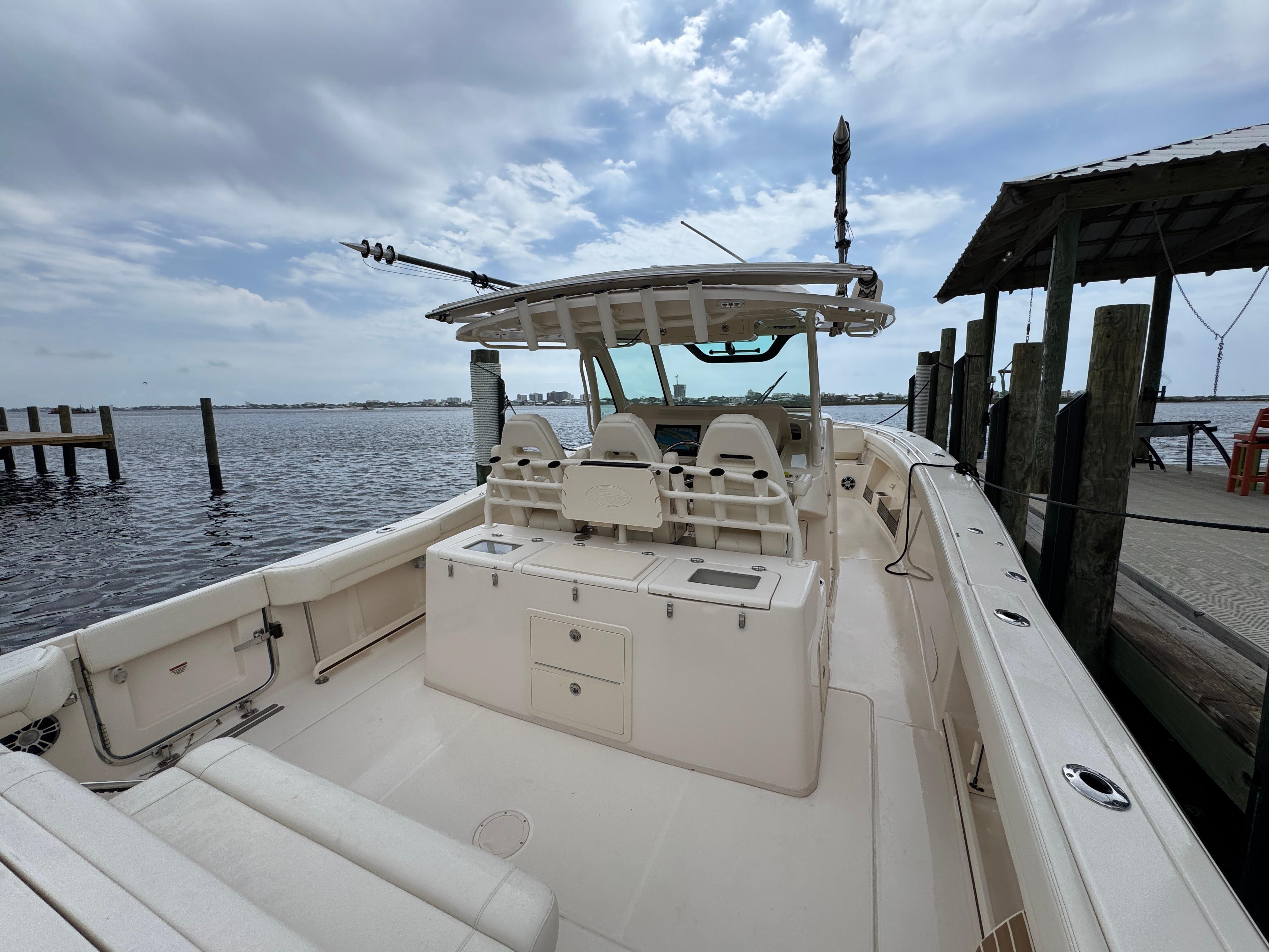 2023-grady-white-canyon-376-power-9723239-20250422122519250-1_XLARGE
