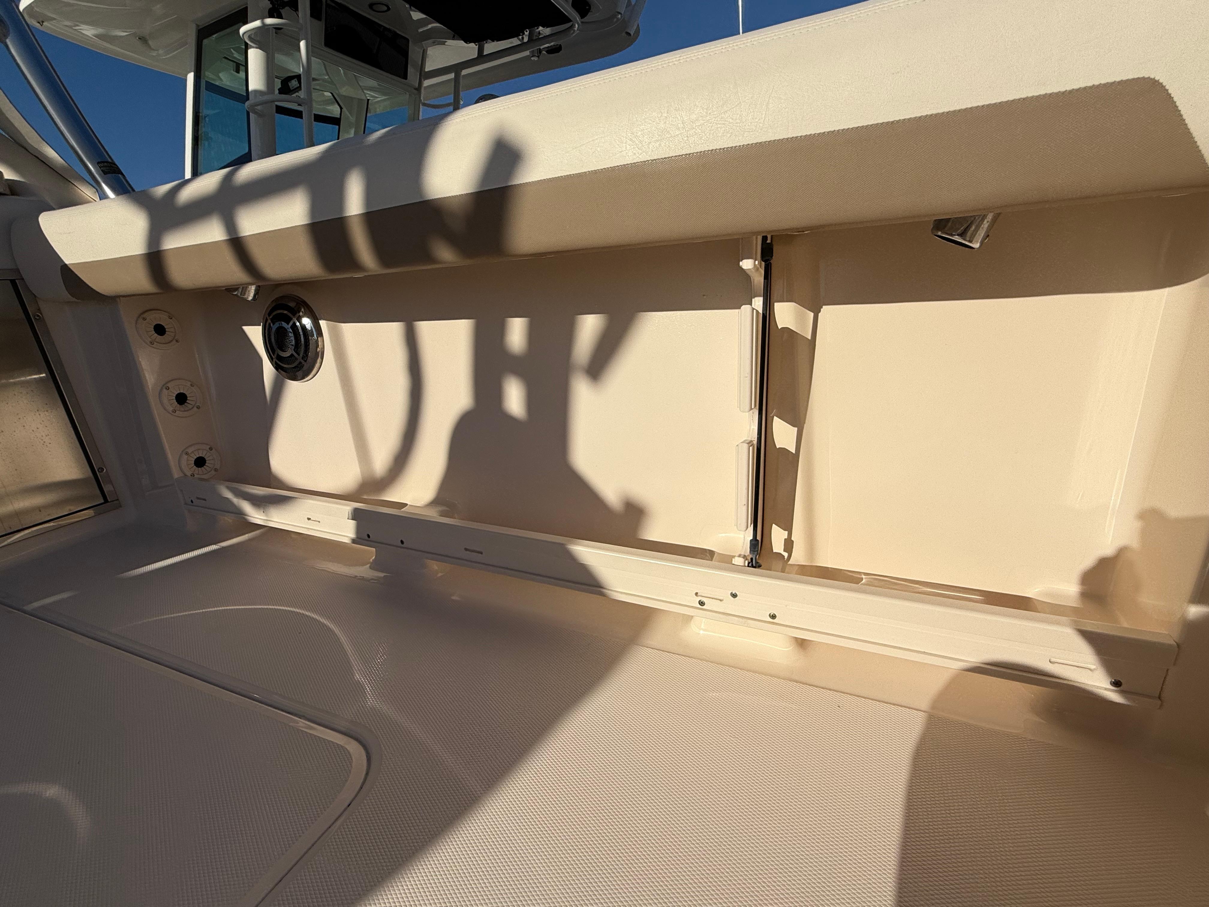 2013 Grady-White Freedom 335 #T418H inventory image at Sun Country Marine Group, Newport Beach 2013 Grady-White Freedom 335 #T418H inventory image at Sun Country Marine Group, Newport Beach