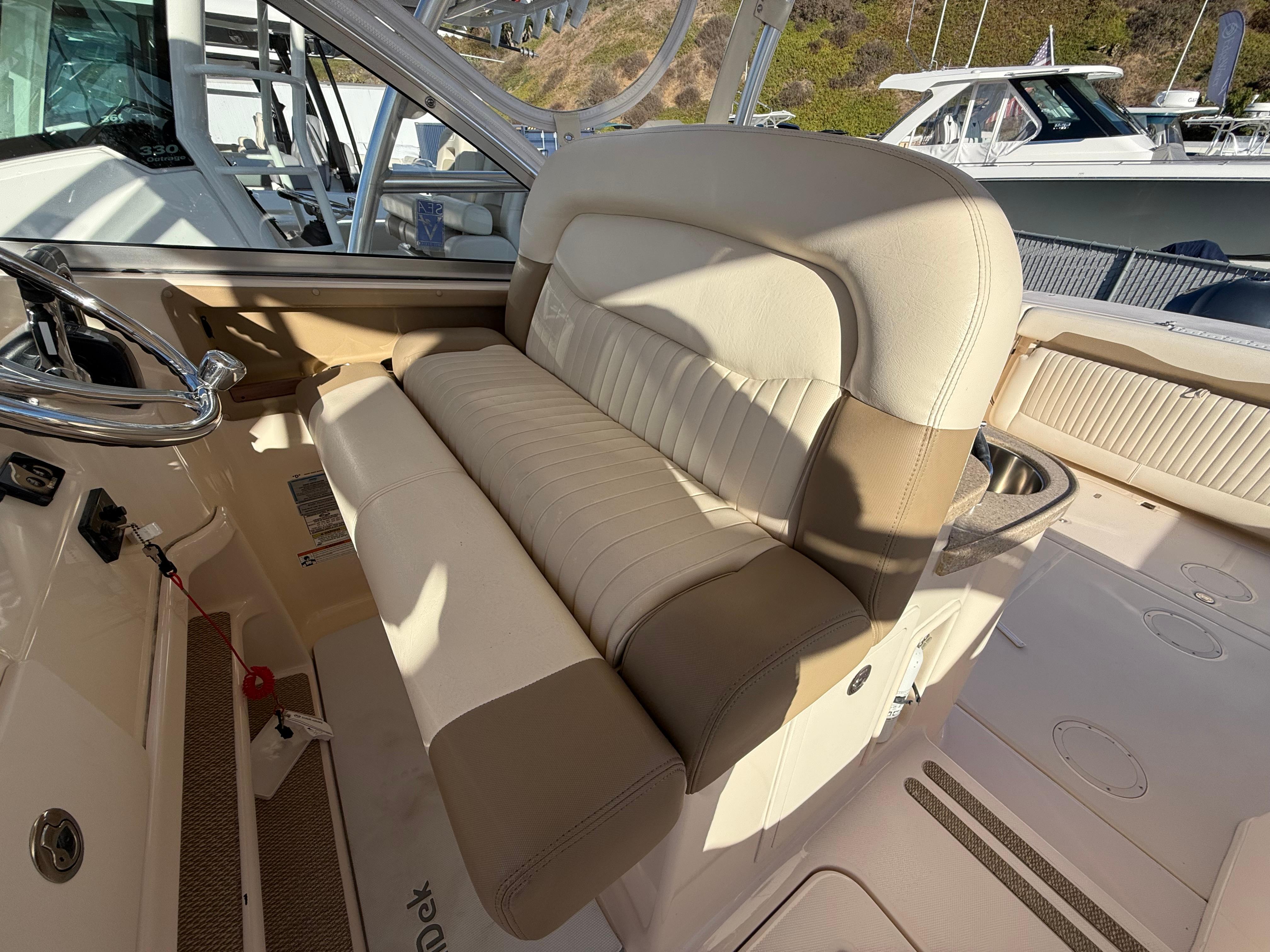 2013 Grady-White Freedom 335 #T418H inventory image at Sun Country Marine Group, Newport Beach 2013 Grady-White Freedom 335 #T418H inventory image at Sun Country Marine Group, Newport Beach