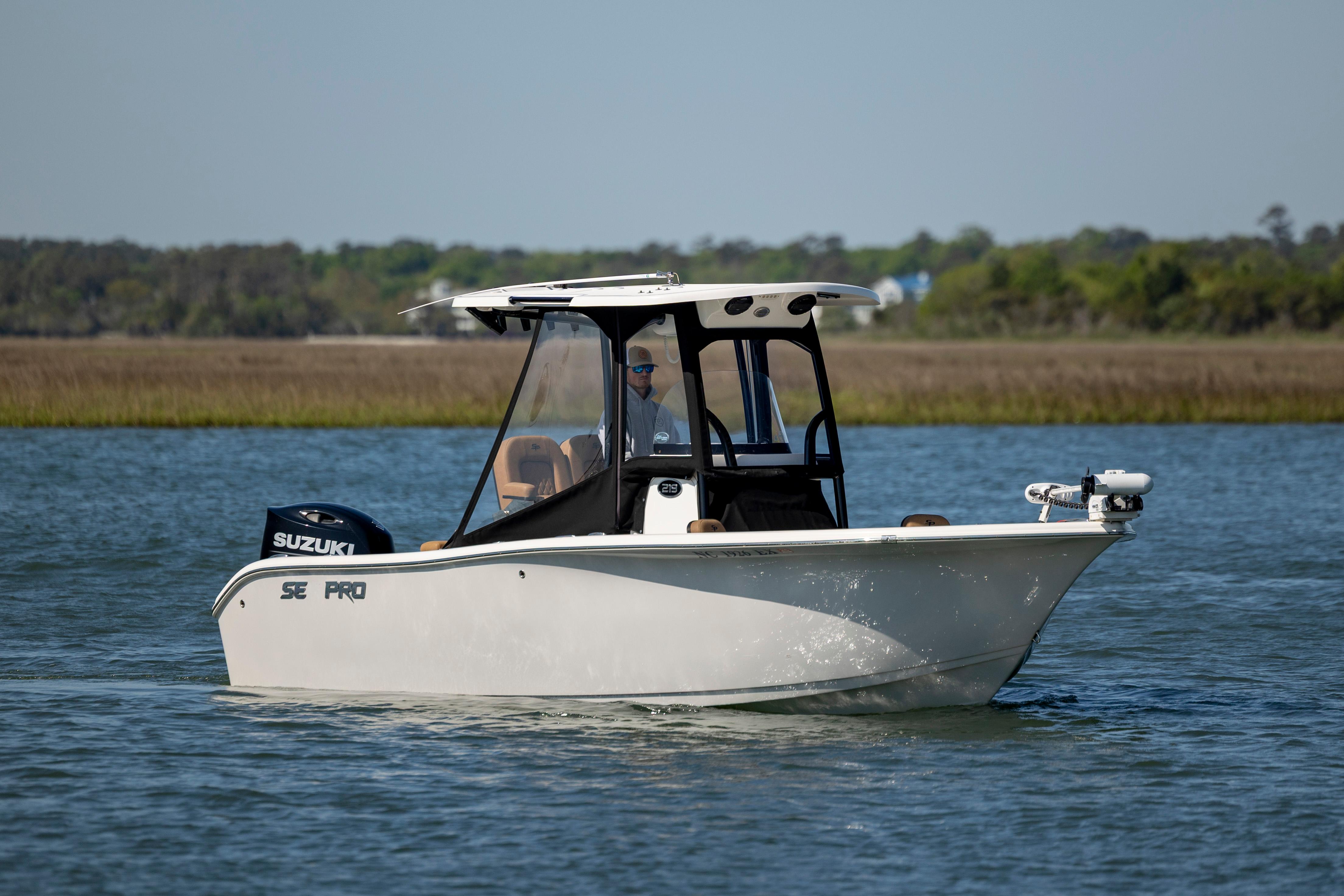 2022-sea-pro-219-center-console-power-9743259-20250410094338470-1_XLARGE