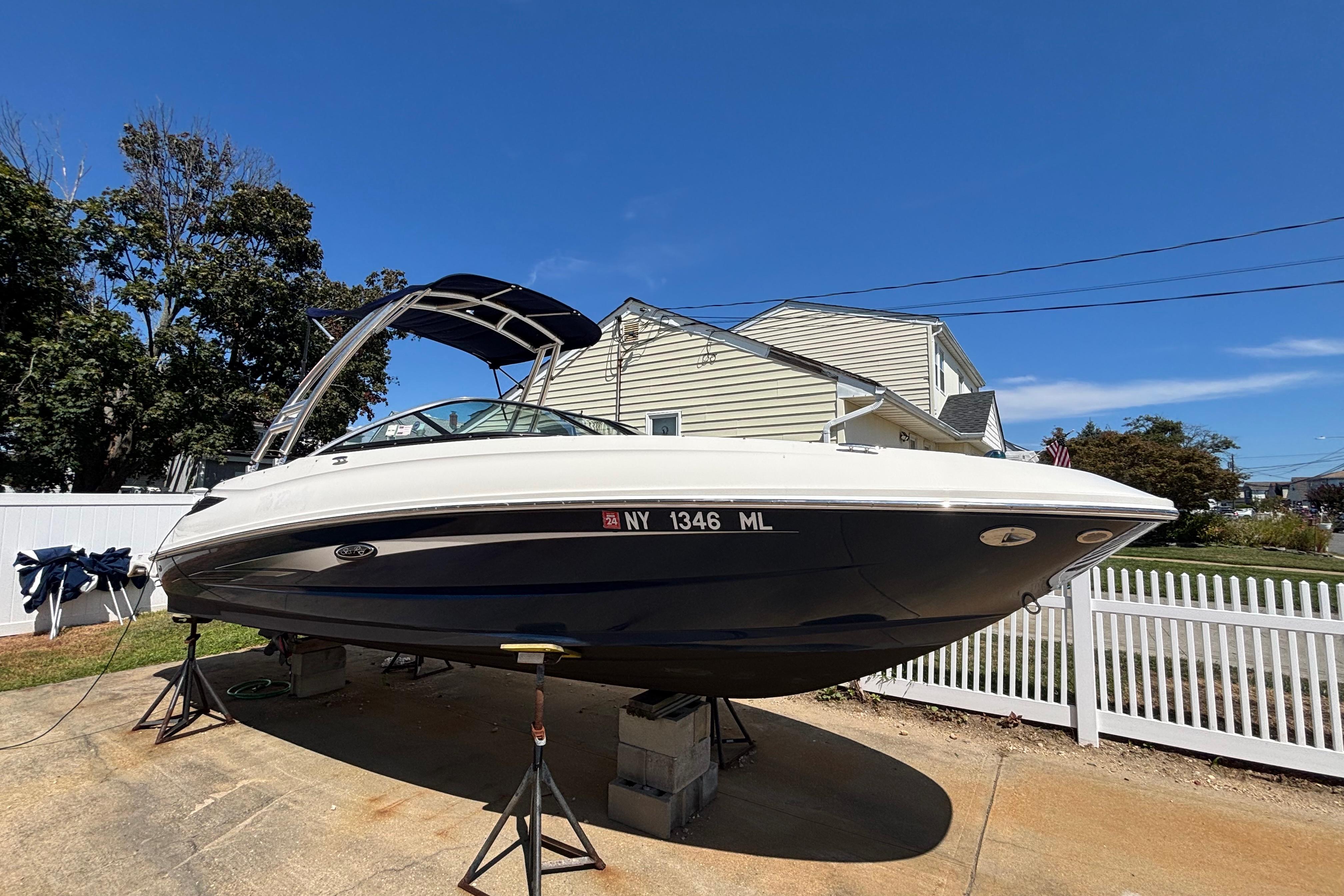 2015 Sea Ray 240 Sundeck