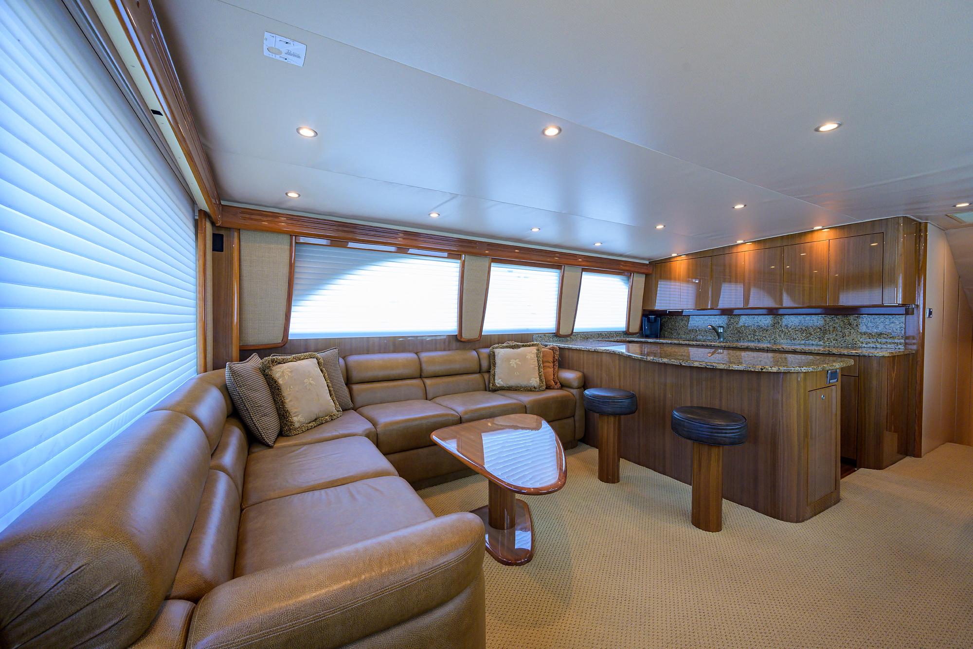 Viking 64 Double Play IV - Salon, Seating and Table
