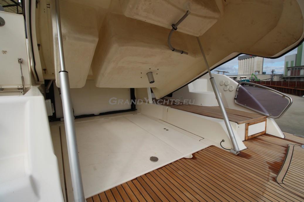 2009 Prestige 42S large 25