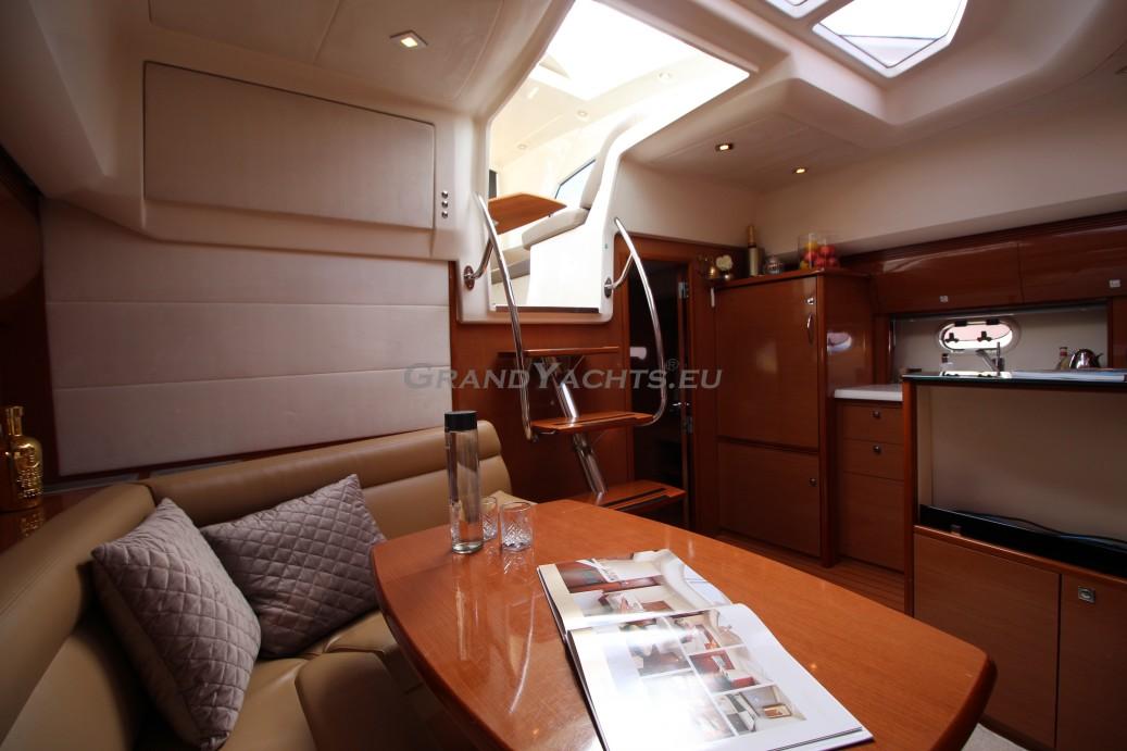 2009 Prestige 42S large 86