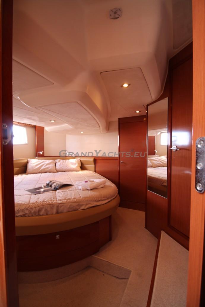 2009 Prestige 42S large 99