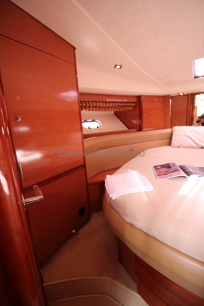 2009 Prestige 42S large 119