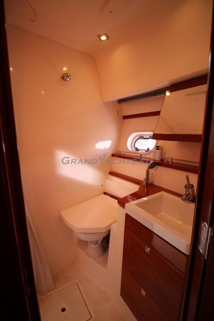 2009 Prestige 42S large 121