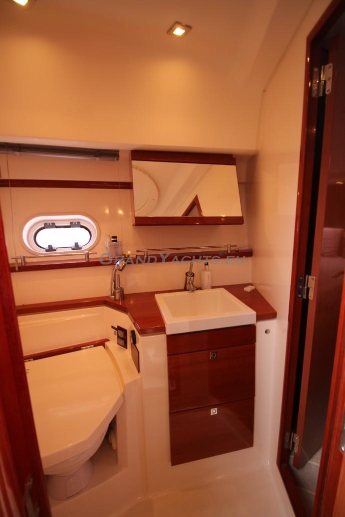 2009 Prestige 42S large 123