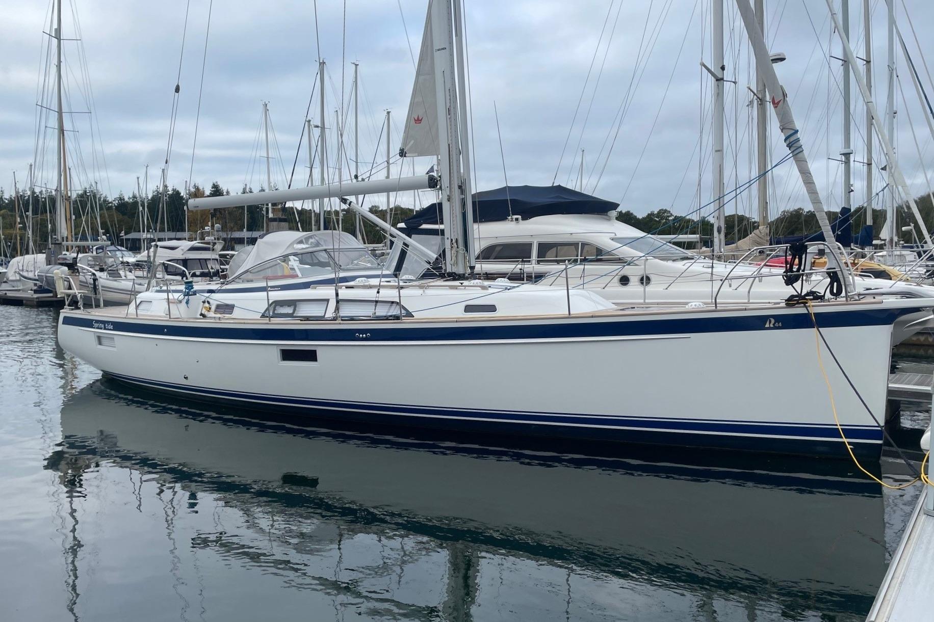 Hallberg-Rassy 44 for sale