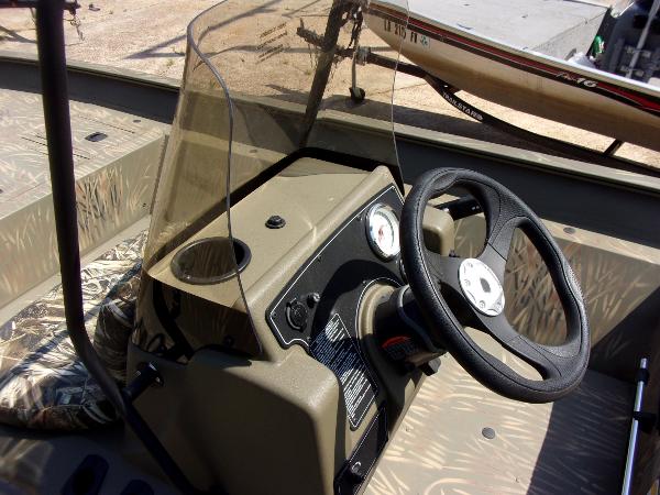 2022 Tracker Boats boat for sale, model of the boat is Grizzly 2072 CC & Image # 4 of 16
