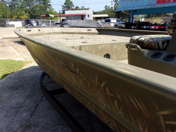 2022 Tracker Boats boat for sale, model of the boat is Grizzly 2072 CC & Image # 6 of 16