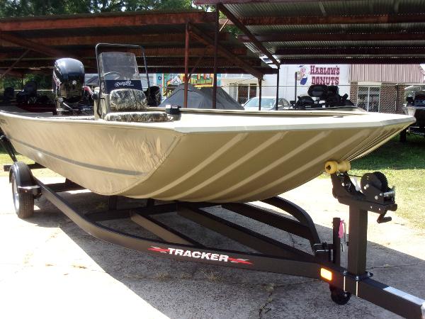2022 Tracker Boats boat for sale, model of the boat is Grizzly 2072 CC & Image # 1 of 16
