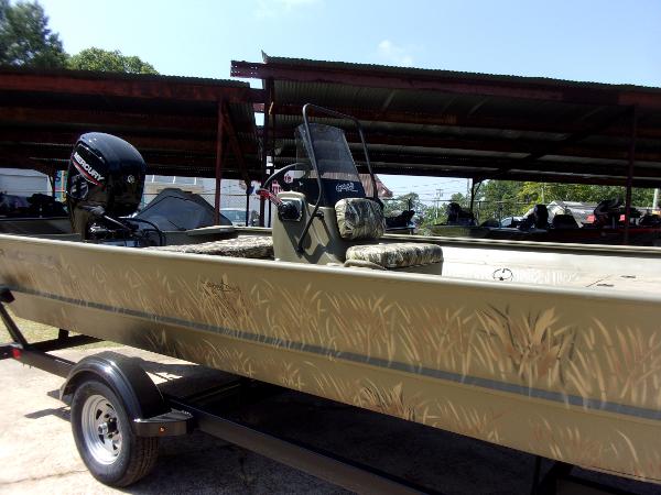 2022 Tracker Boats boat for sale, model of the boat is Grizzly 2072 CC & Image # 9 of 16
