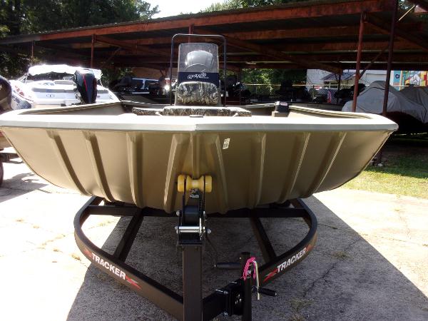 2022 Tracker Boats boat for sale, model of the boat is Grizzly 2072 CC & Image # 10 of 16