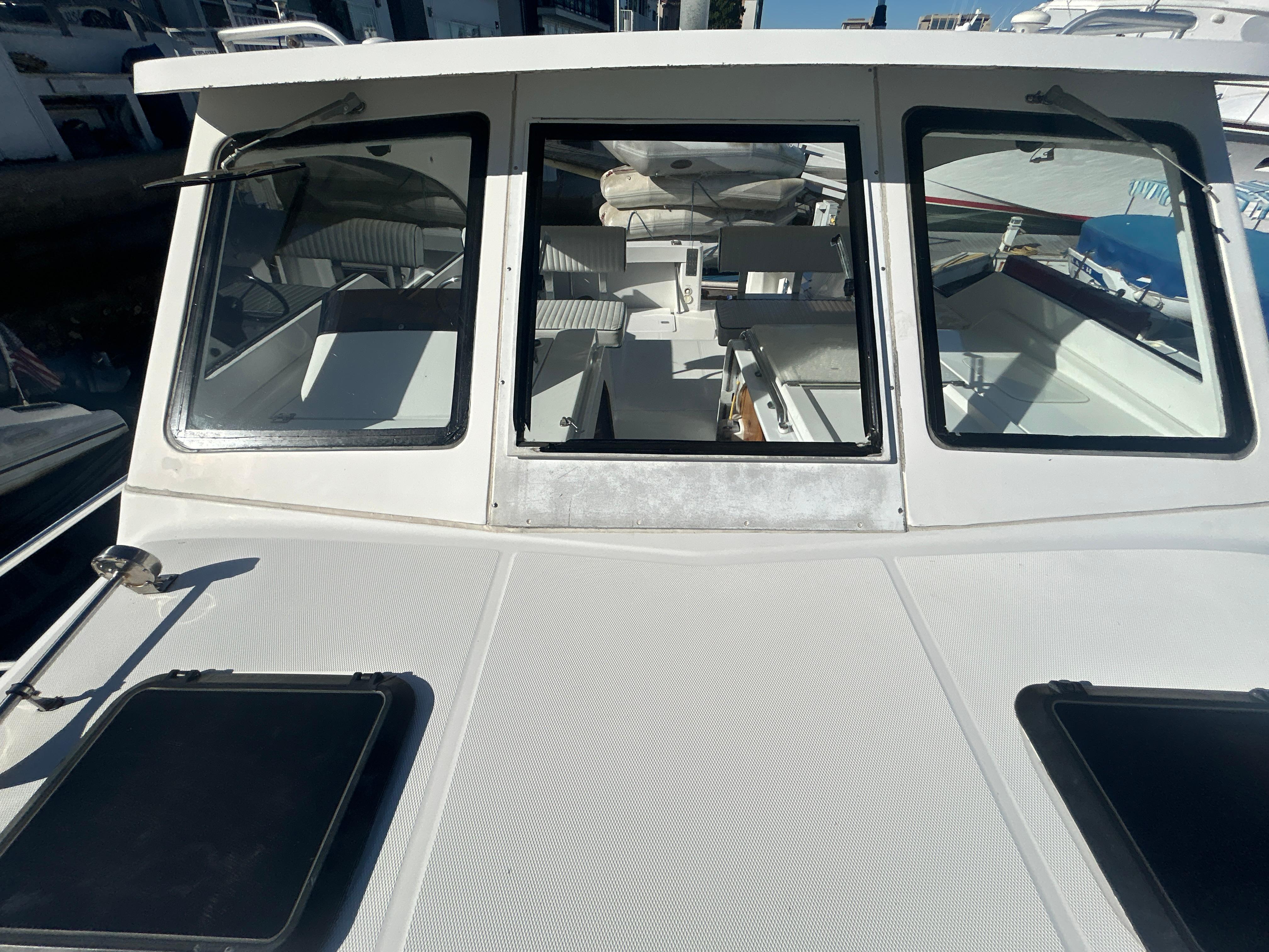 2000-mainship-pilot-34-power-9653207-20250115145036543-1_XLARGE