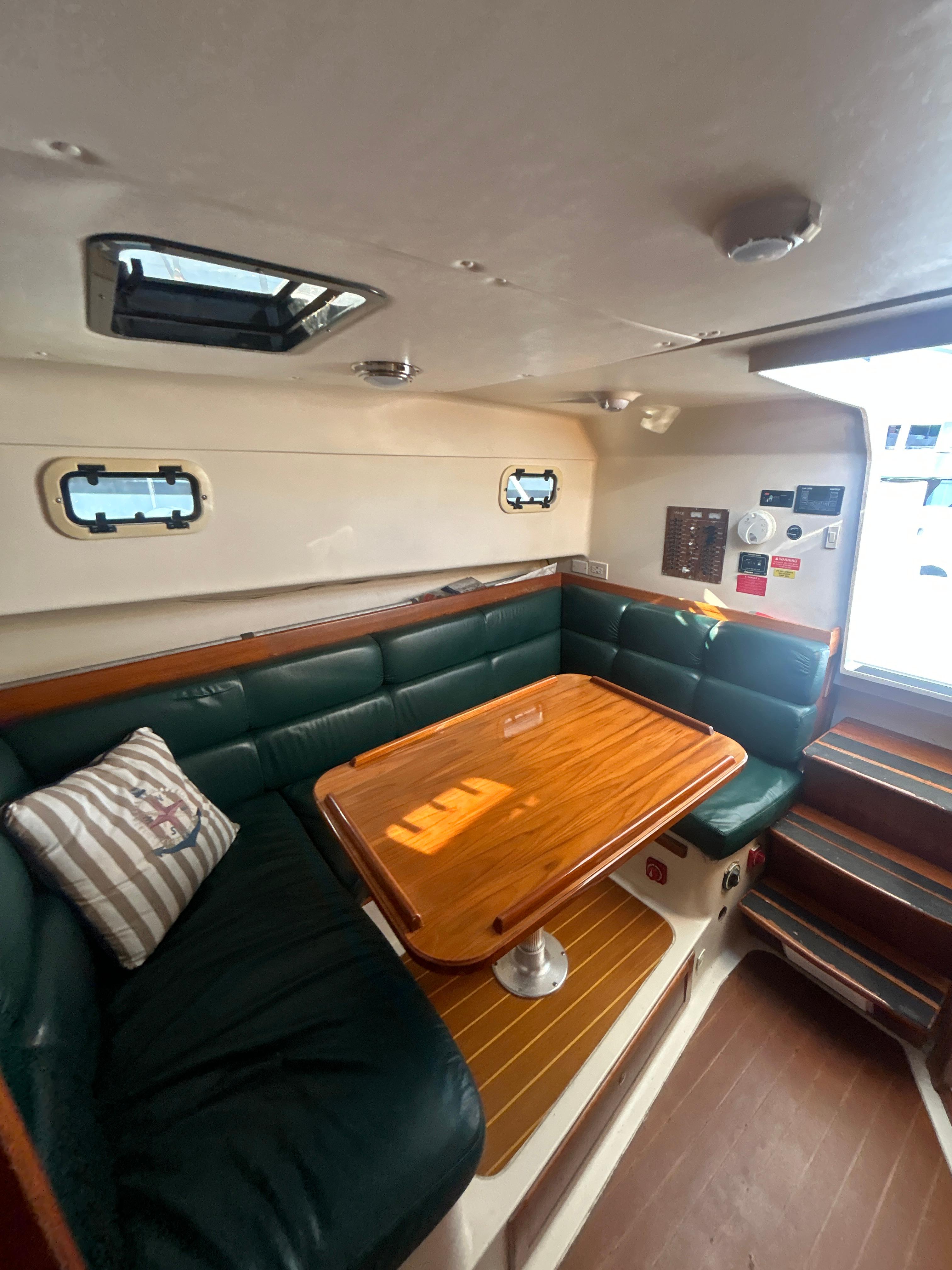 2000-mainship-pilot-34-power-9653207-20250115145051268-1_XLARGE