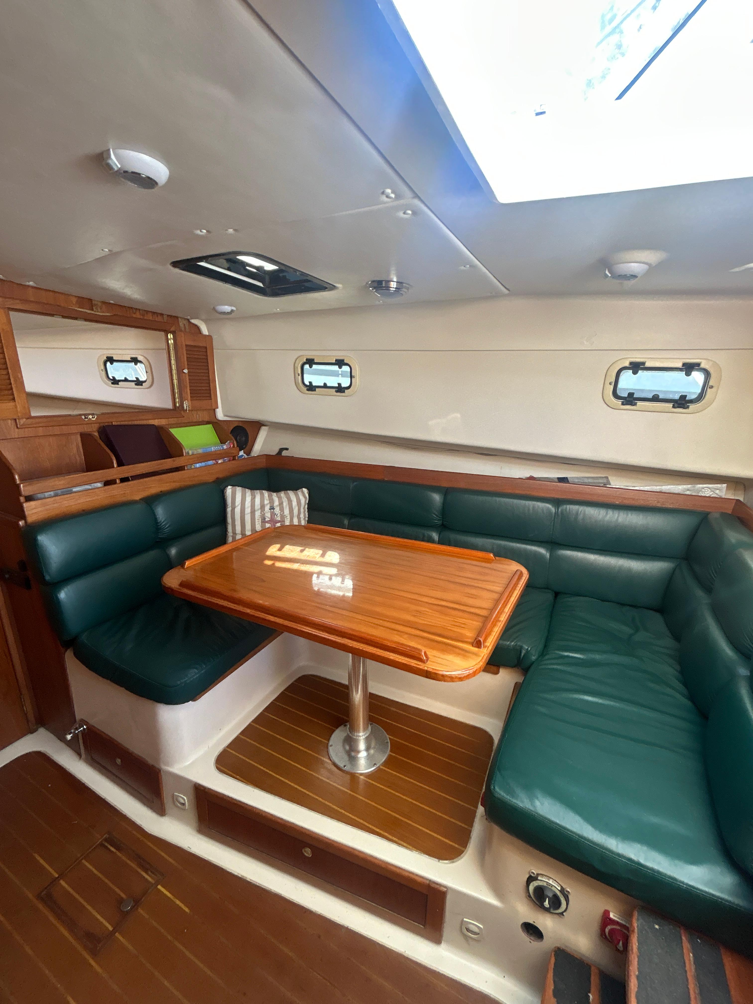 2000-mainship-pilot-34-power-9653207-20250115145153541-1_XLARGE
