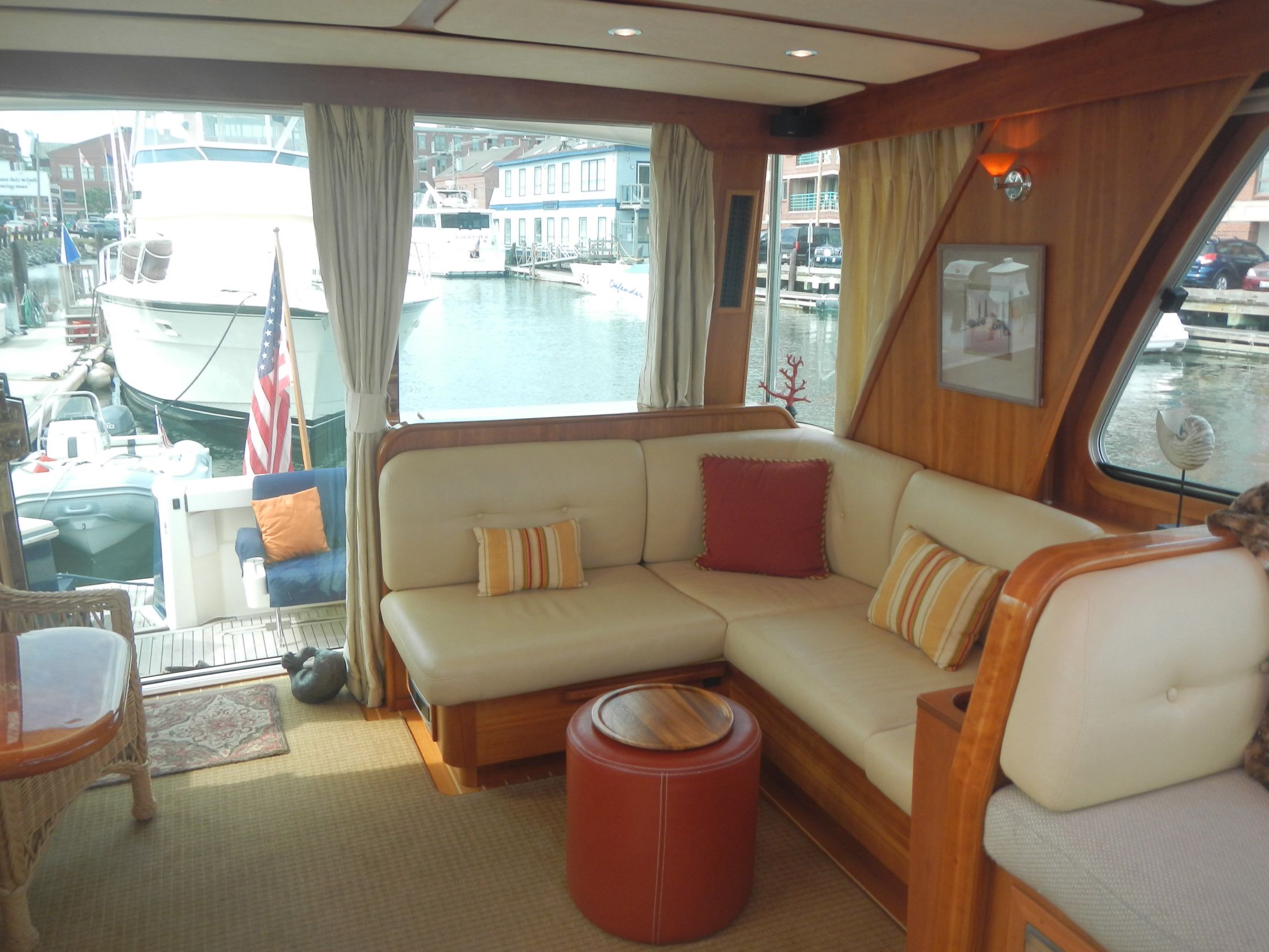 Salon Looking Aft