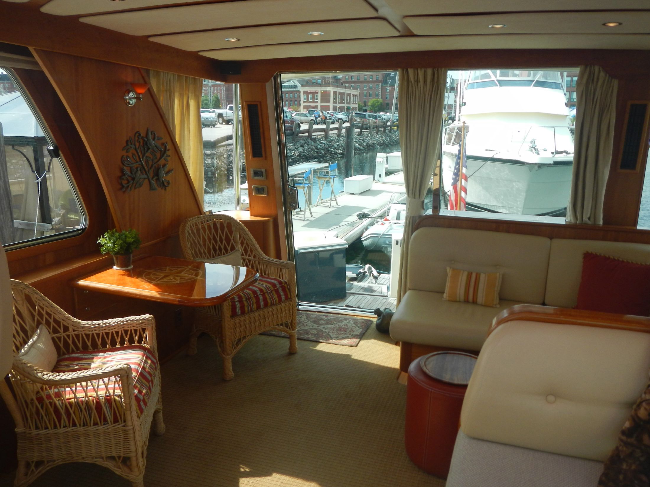 Salon Looking Aft 2
