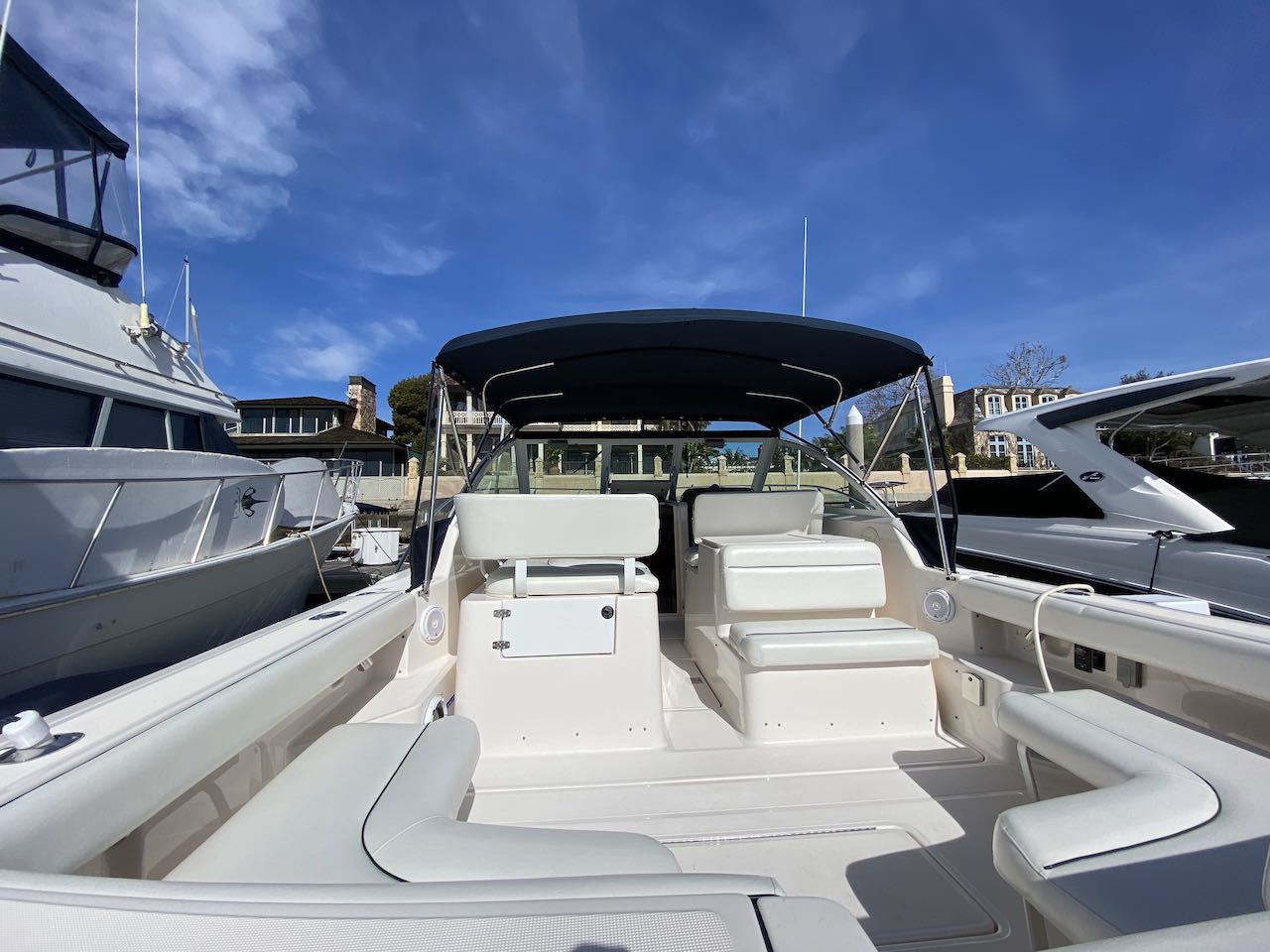 2004 Tiara Yachts 2900 Coronet Harbor Edition - Silver Seas Yachts