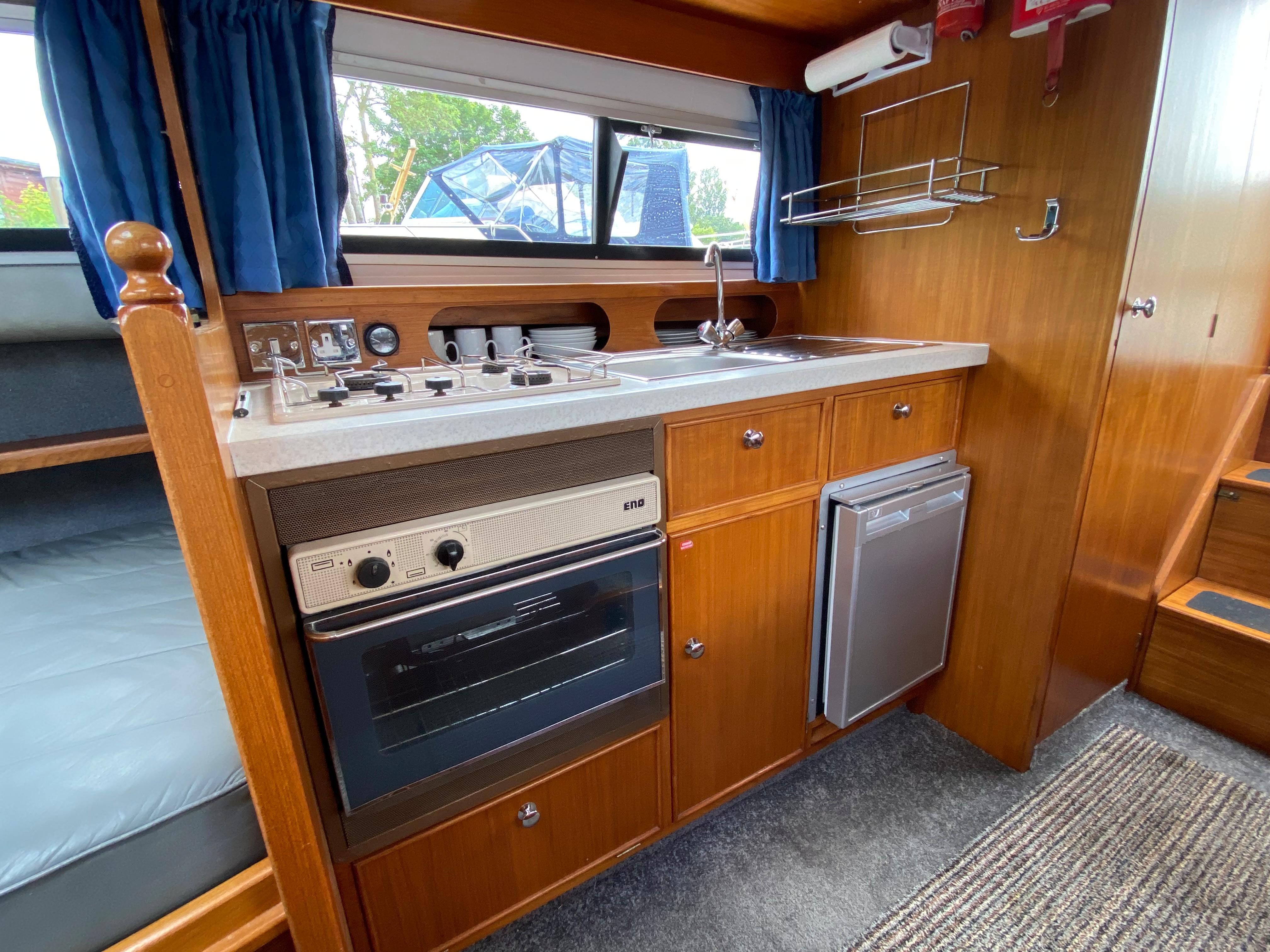 1992 Sheerline 740 Aft cockpit
