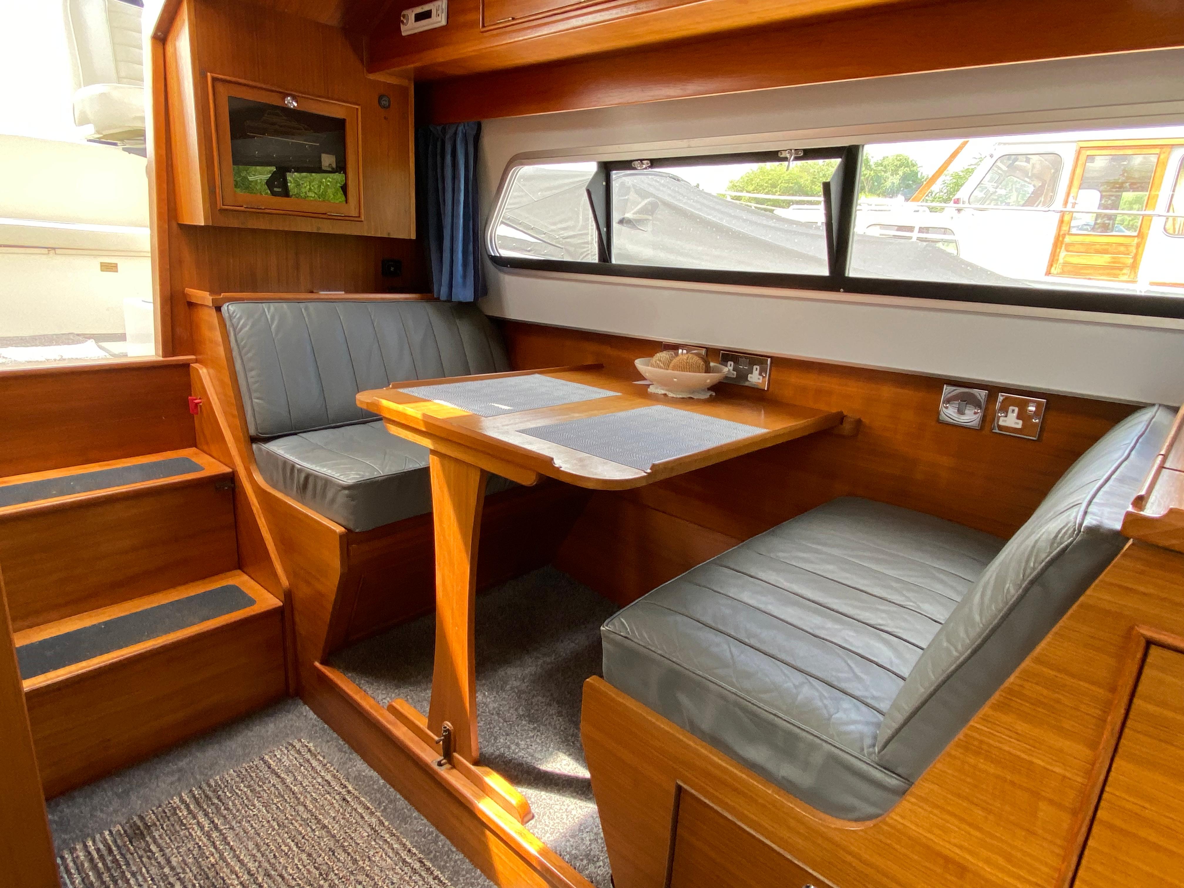 1992 Sheerline 740 Aft cockpit