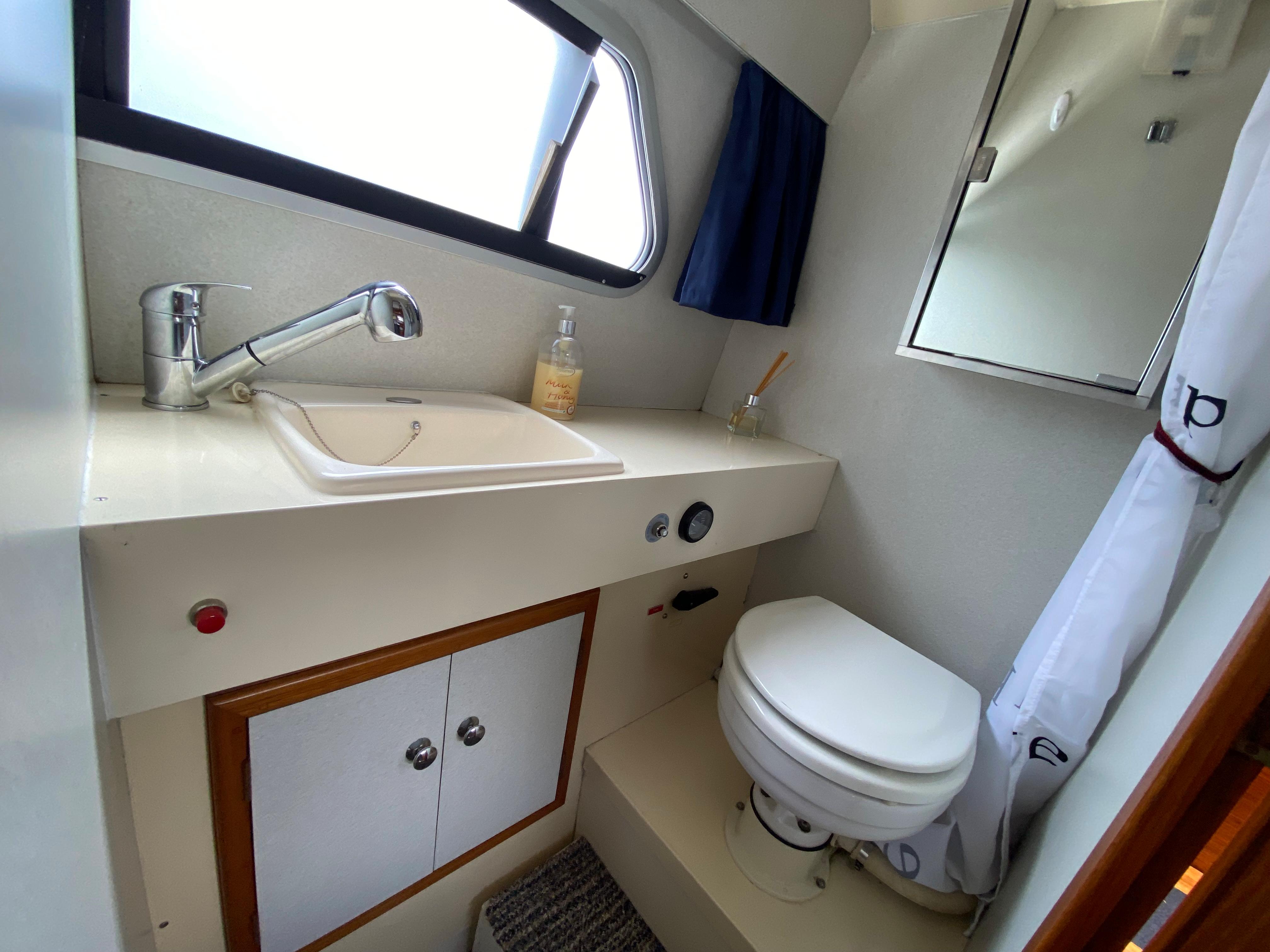 1992 Sheerline 740 Aft cockpit