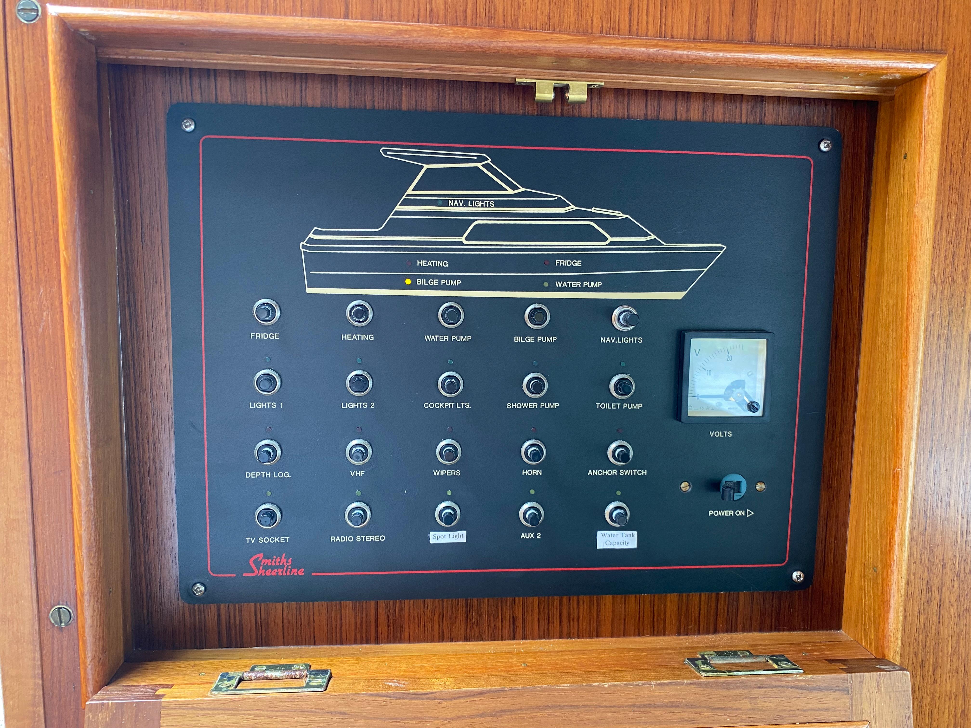 1992 Sheerline 740 Aft cockpit