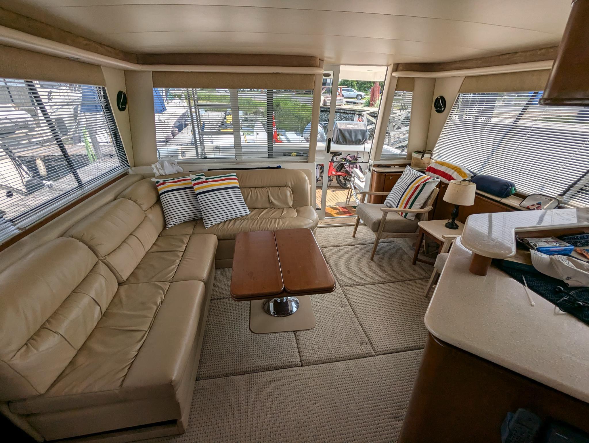 2004-meridian-490-pilothouse-power-9513280-20240820115454712-1_XLARGE