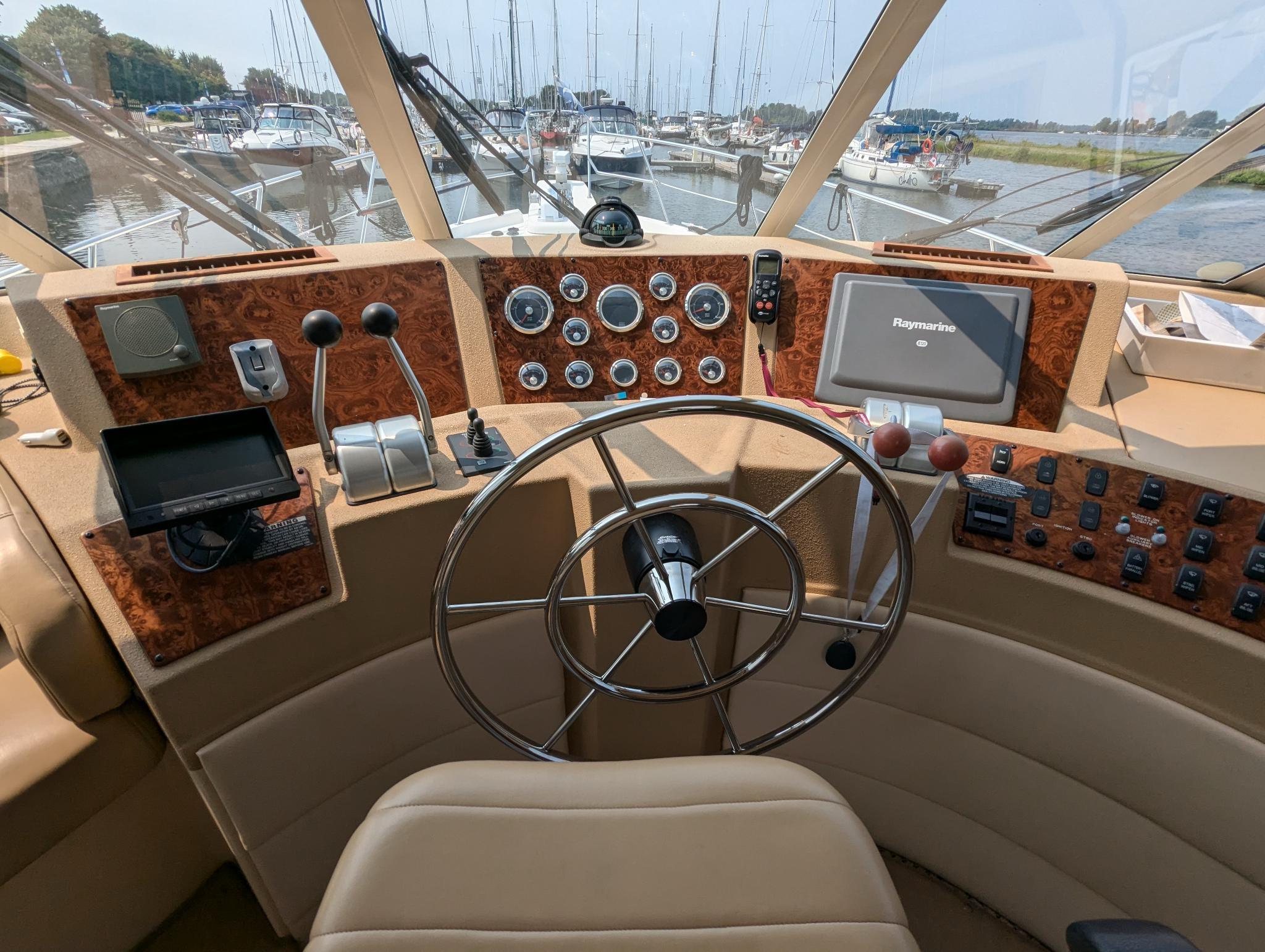 2004-meridian-490-pilothouse-power-9513280-20240820115459141-1_XLARGE