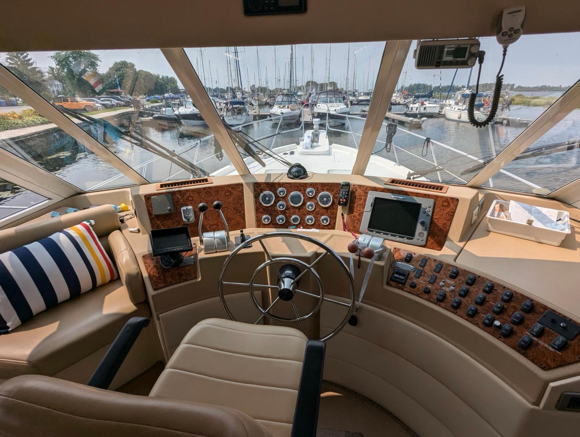 2004-meridian-490-pilothouse-power-9513280-20240820115506333-1_XLARGE