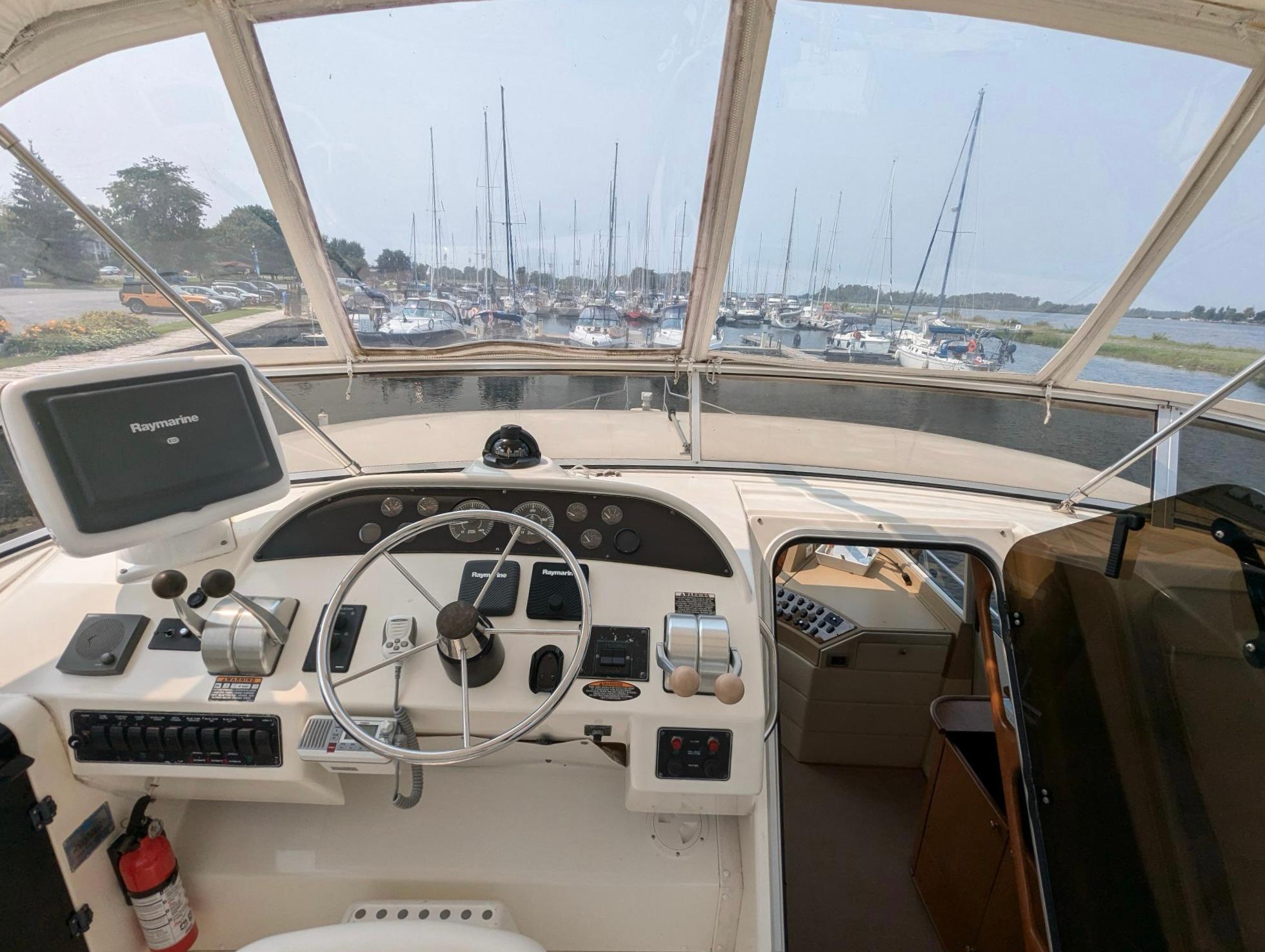 2004-meridian-490-pilothouse-power-9513280-20240820115527126-1_XLARGE