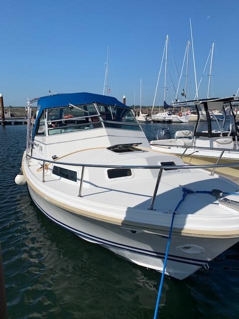 1989 Limestone 24 Express Cruiser – Sunnybrook Yachts