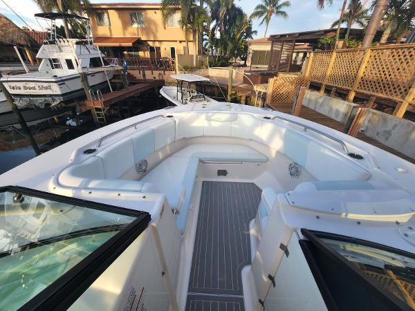 31' Robalo, Listing Number 100914213, - Photo No. 4