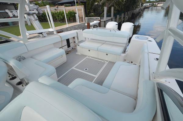 31' Robalo, Listing Number 100914213, - Photo No. 10
