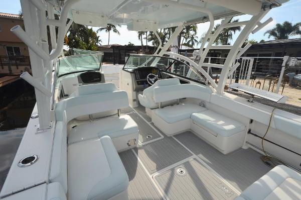 31' Robalo, Listing Number 100914213, - Photo No. 11