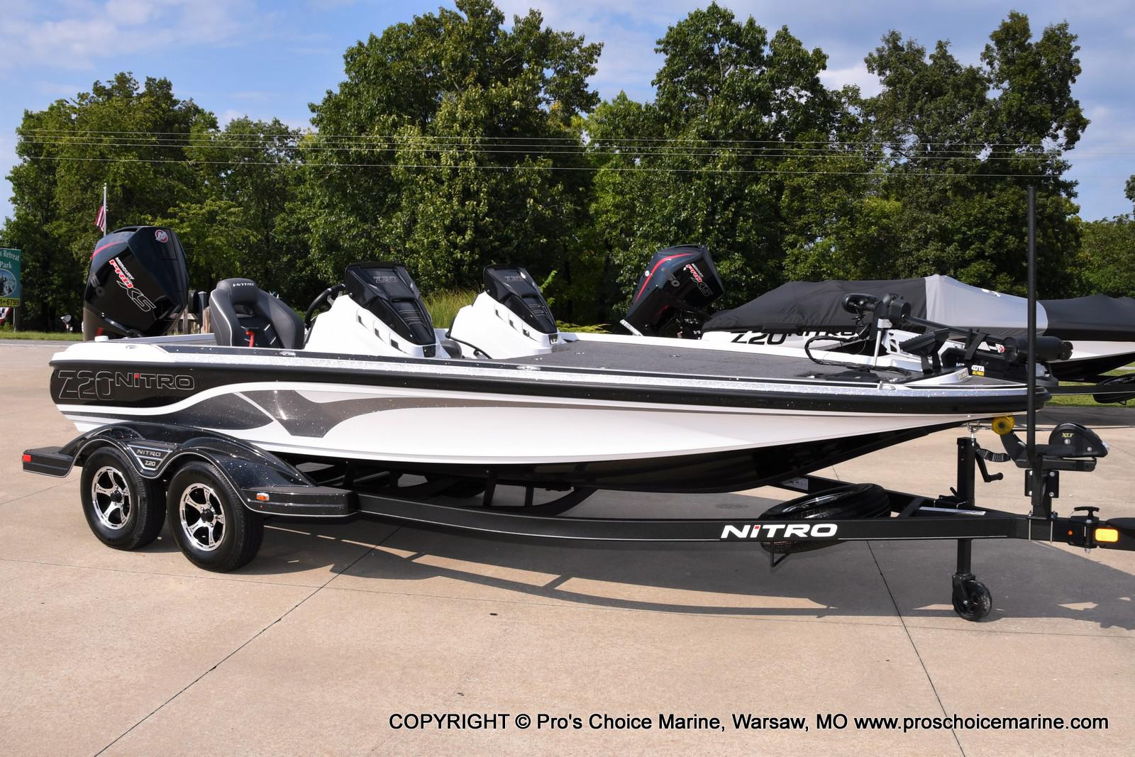 2022 Nitro boat for sale, model of the boat is Z20 DUAL CONSOLE w/Humminbirds & Image # 2 of 50