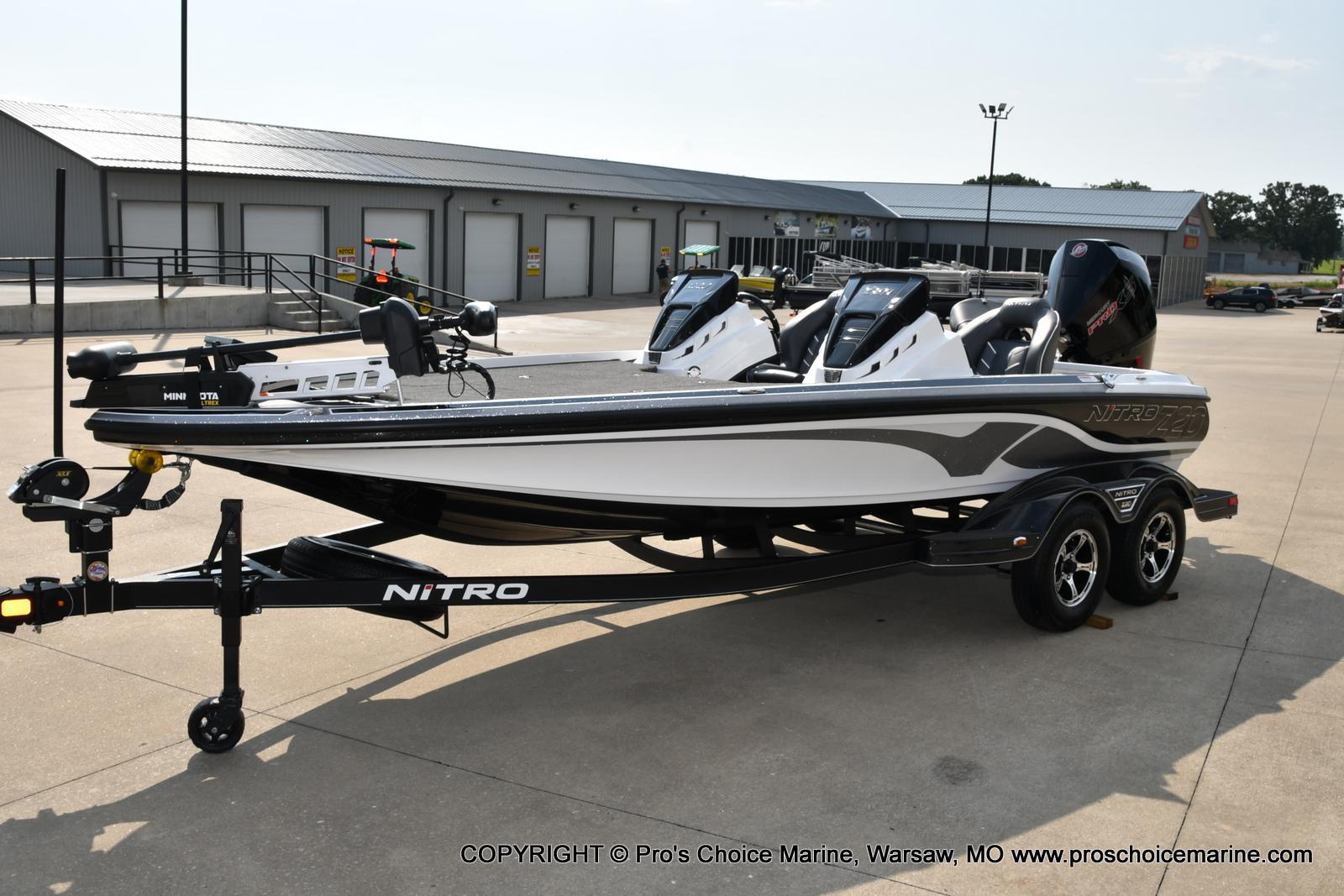 2022 Nitro boat for sale, model of the boat is Z20 DUAL CONSOLE w/Humminbirds & Image # 4 of 50