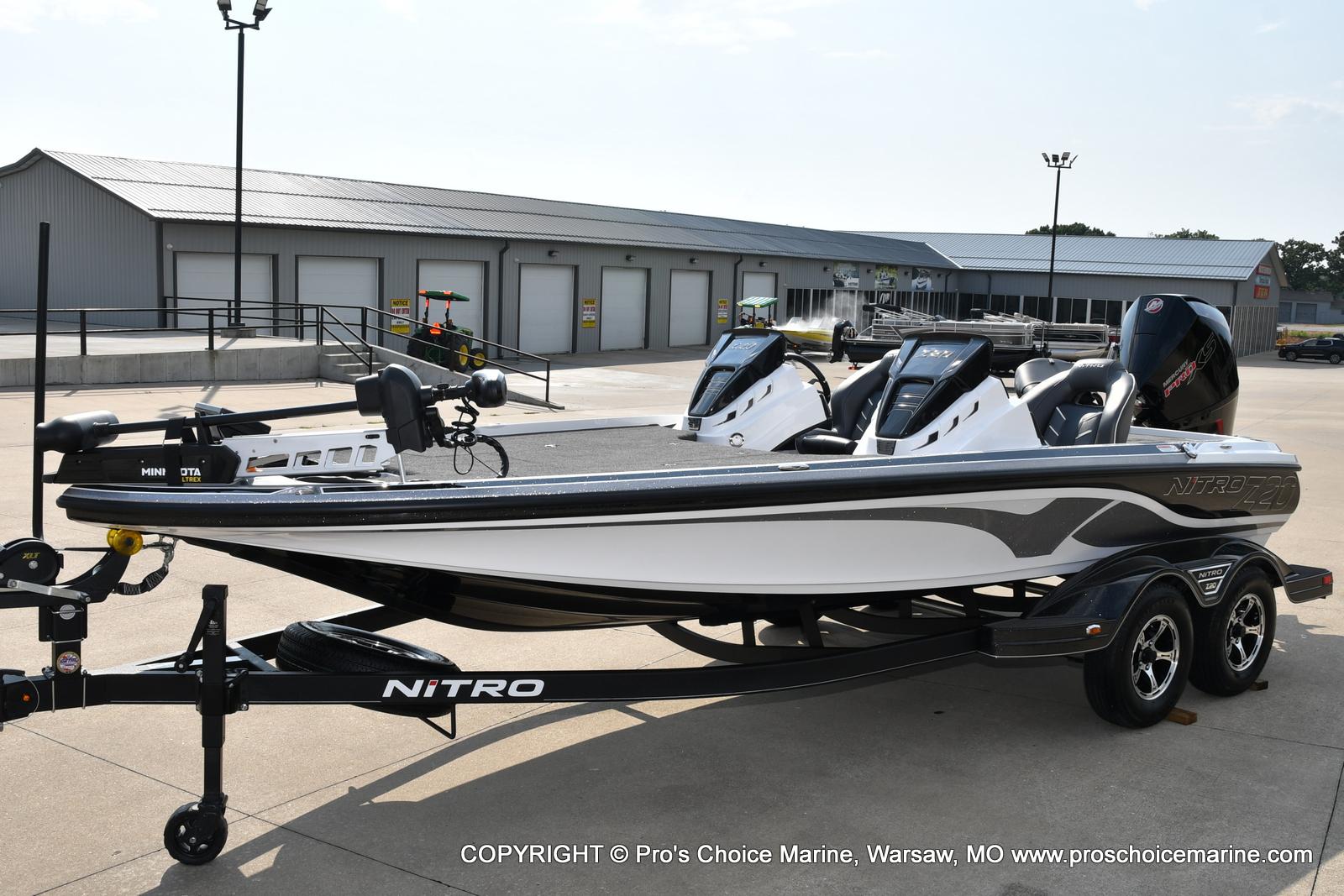 2022 Nitro boat for sale, model of the boat is Z20 DUAL CONSOLE w/Humminbirds & Image # 5 of 50