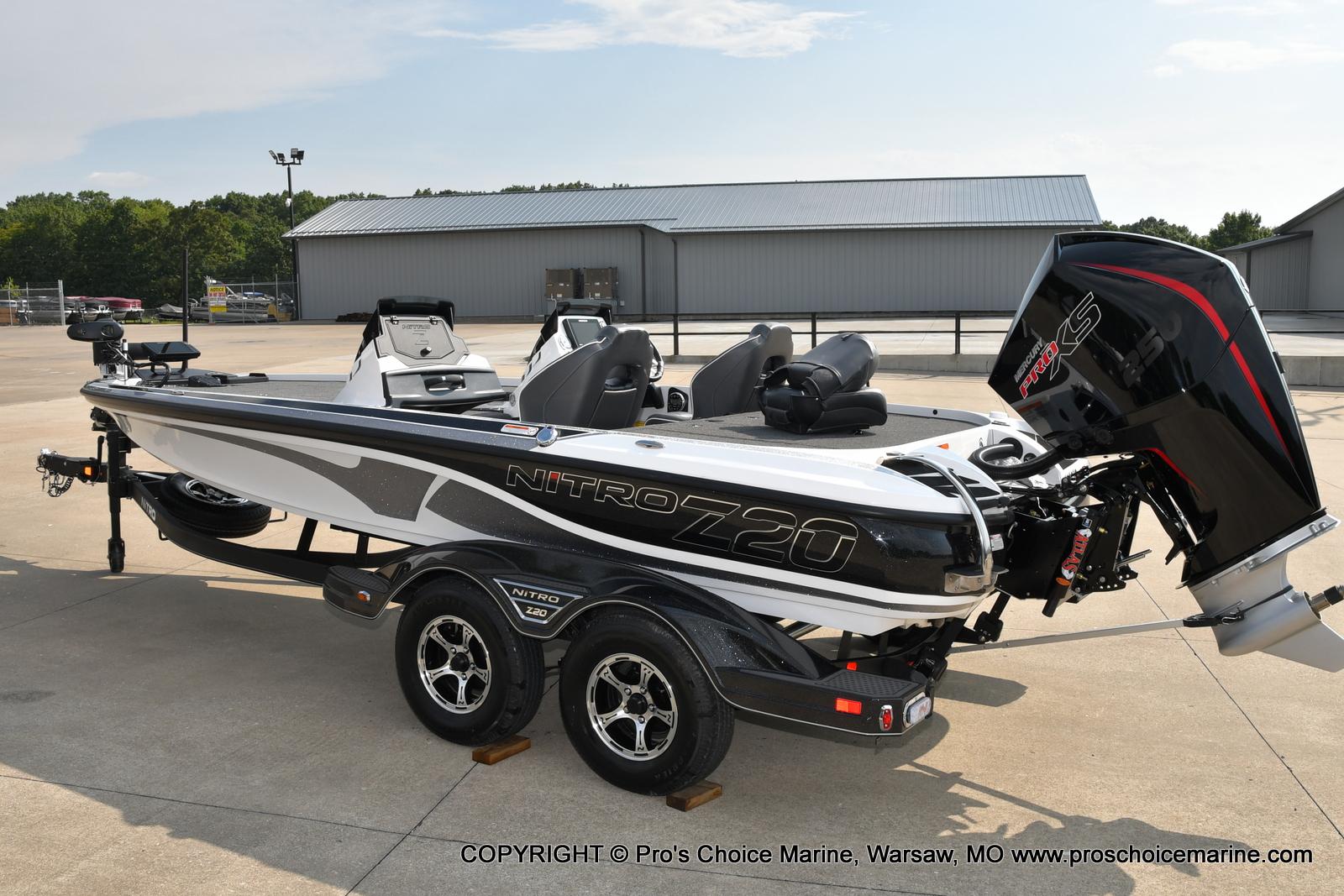 2022 Nitro boat for sale, model of the boat is Z20 DUAL CONSOLE w/Humminbirds & Image # 39 of 50
