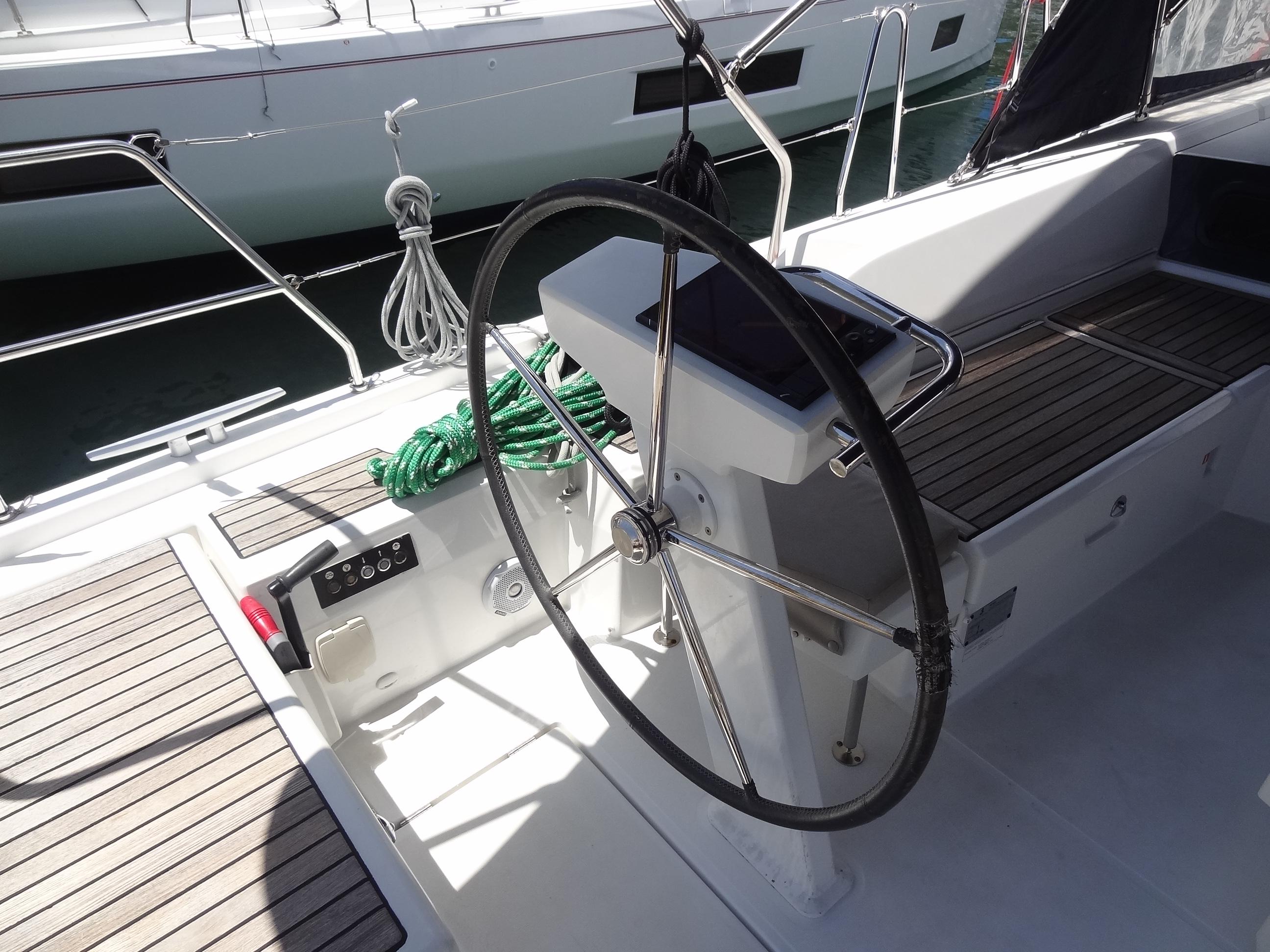 Yacht Photos Pics