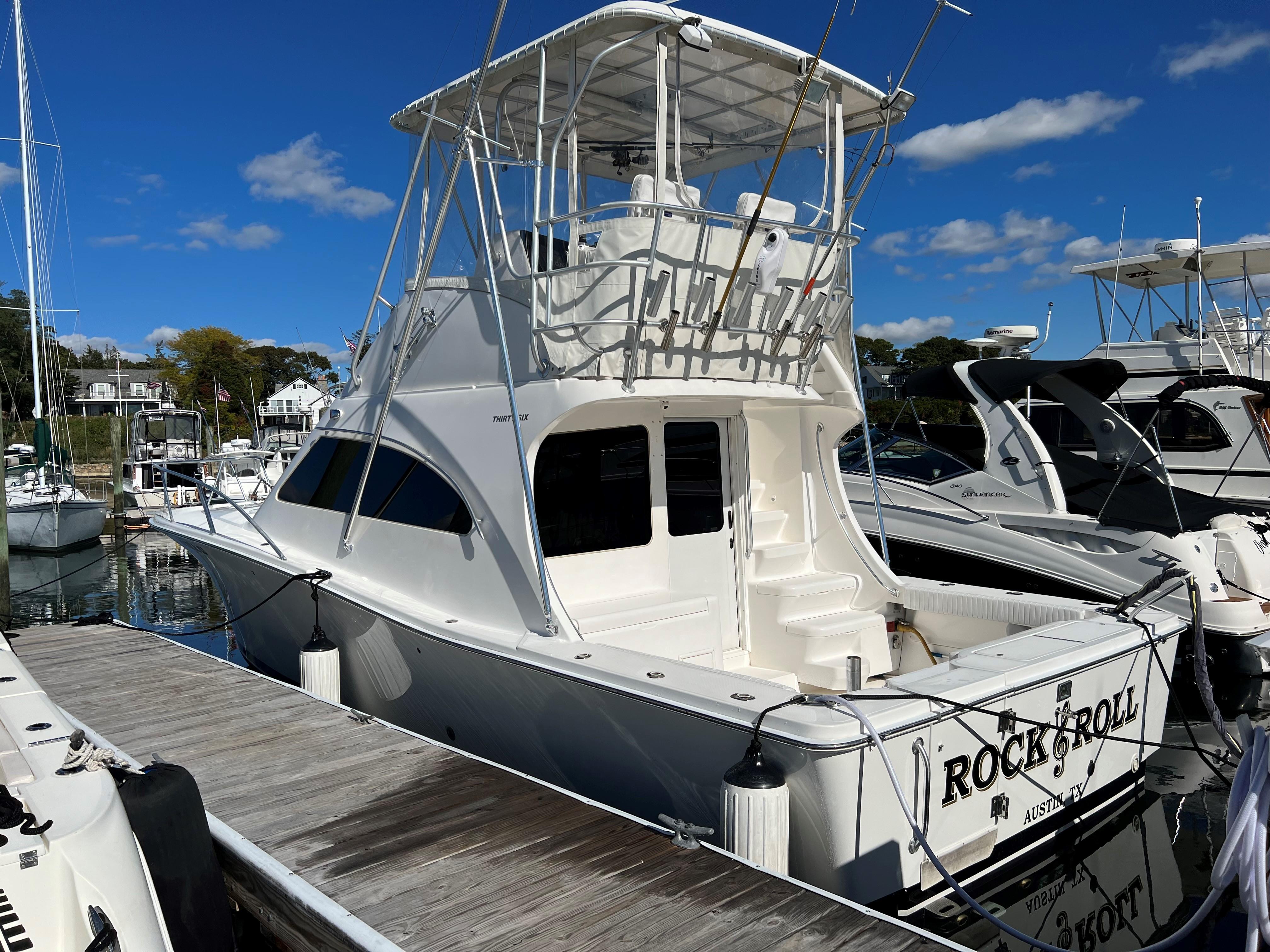 36 ft Luhrs 36 Convertible Profile, at dock