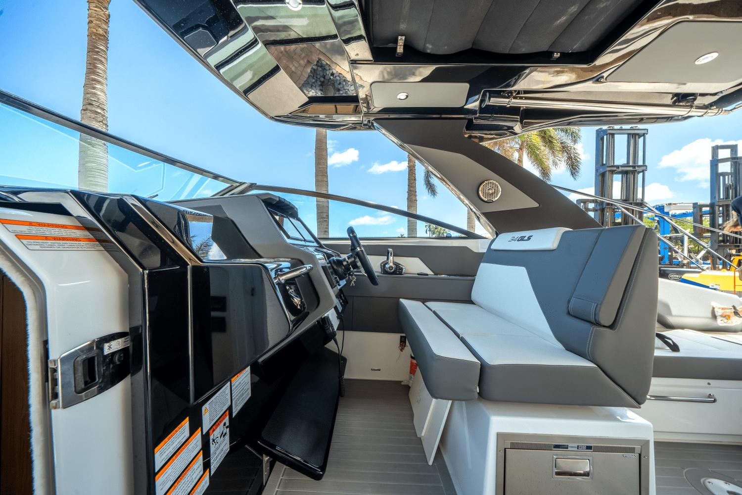 2023-cruisers-yachts-34-gls-outboard-power-9573301-977848481-0-060520250852-11