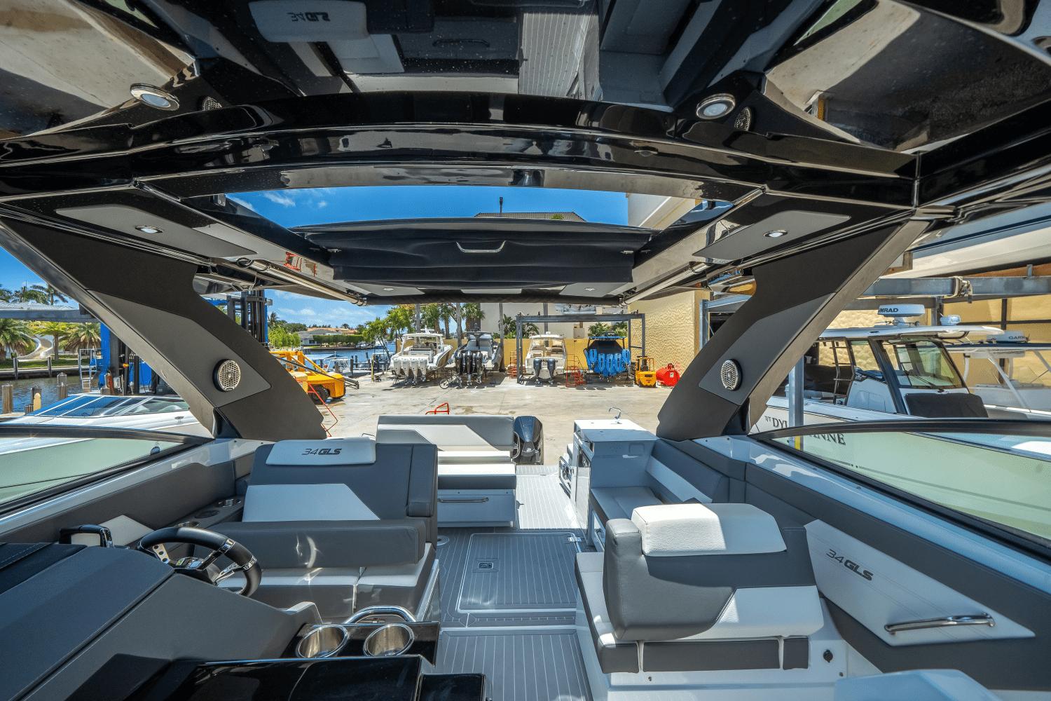 2023-cruisers-yachts-34-gls-outboard-power-9573301-977848490-0-060520250852-30