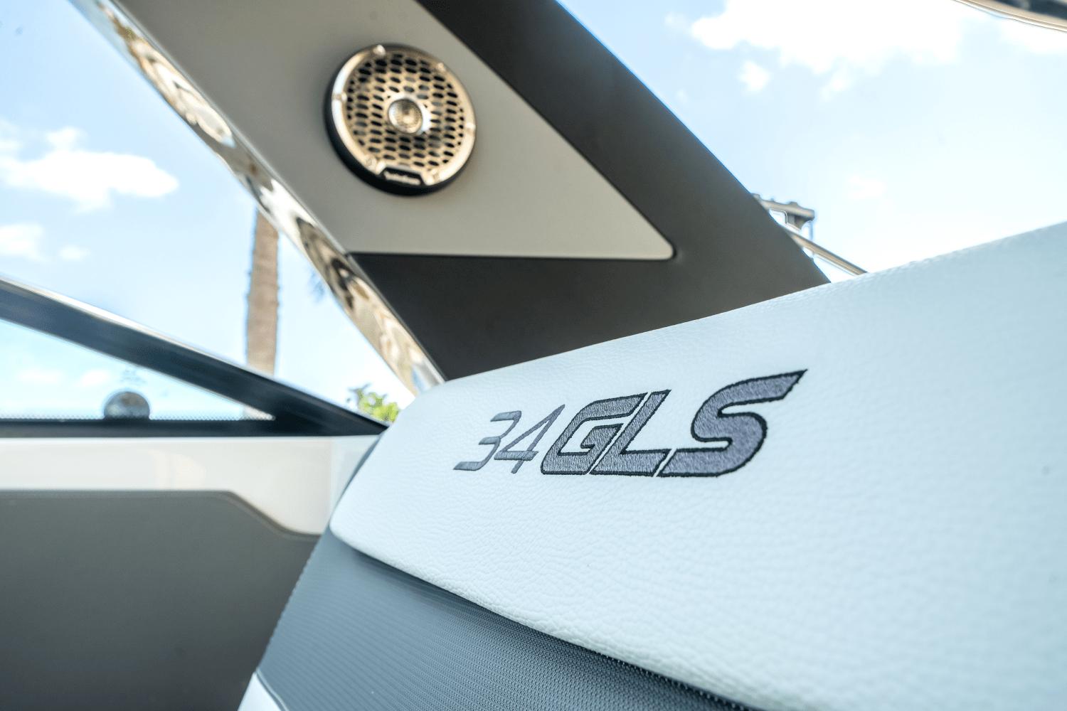 2023-cruisers-yachts-34-gls-outboard-power-9573301-977848498-0-060520250852-25