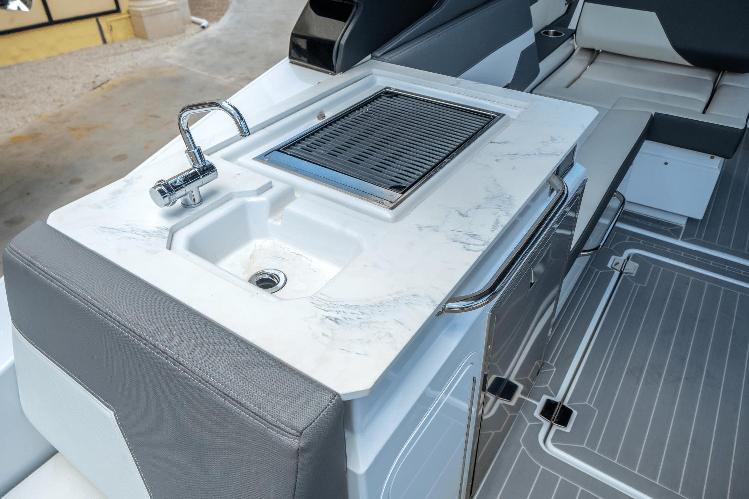 2023-cruisers-yachts-34-gls-outboard-power-9573301-977848503-0-060520250852-6